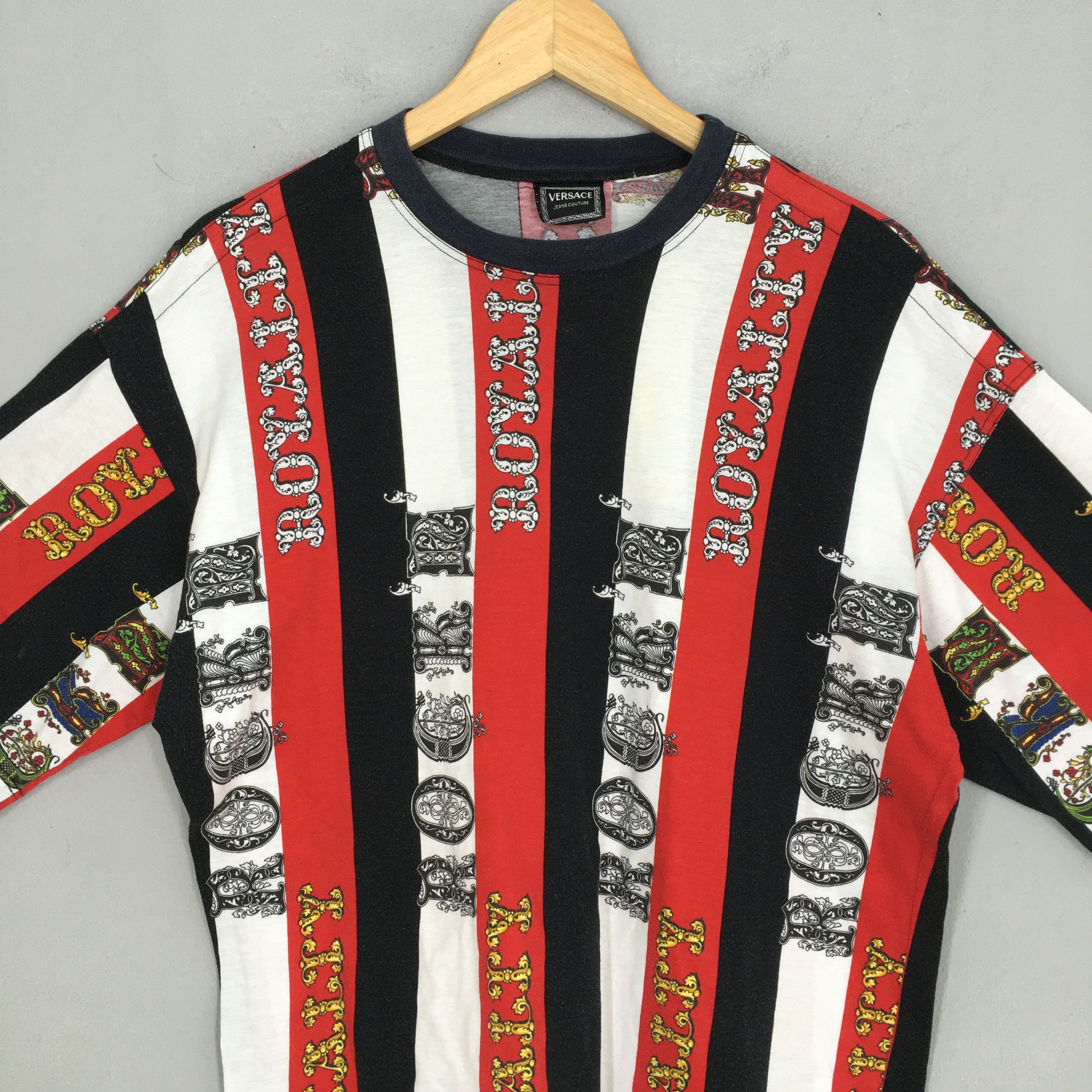 Versace × Versace Jeans Couture × Vintage Vintage Versace Medusa Royalty Striped Tshirt Medium Size US M / EU 48-50 / 2 - 2 Thumbnail