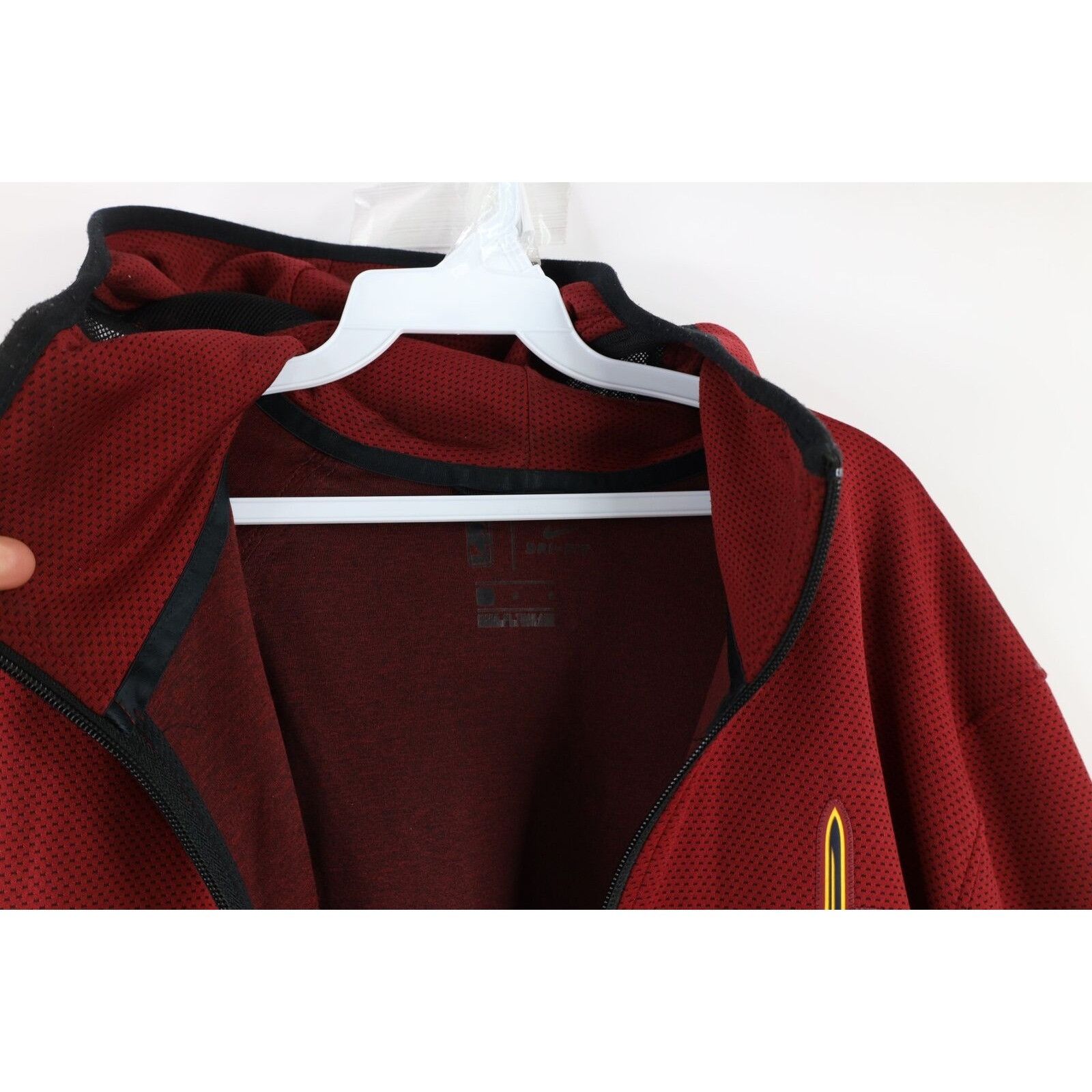 Nike Nike NBA Distressed Cleveland Cavaliers Basketball Hoodie Size US L / EU 52-54 / 3 - 9 Thumbnail