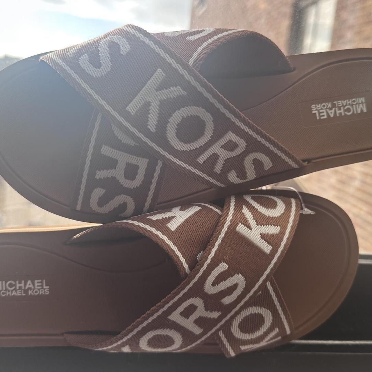Michael Kors Michael Kors Criss Cross Logo Signature Slides Sandals NWT Size US 8 / IT 38 - 6 Thumbnail
