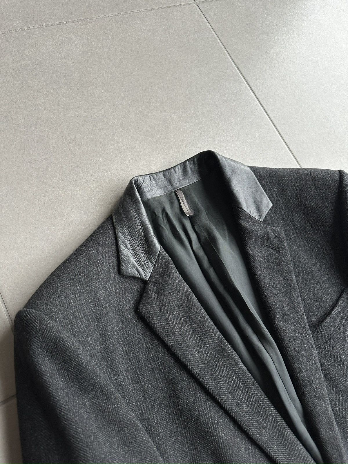 Dior × Hedi Slimane Dior Homme AW01 “Solitaire” lambskin collar wool long coat Size US M / EU 48-50 / 2 - 9 Thumbnail