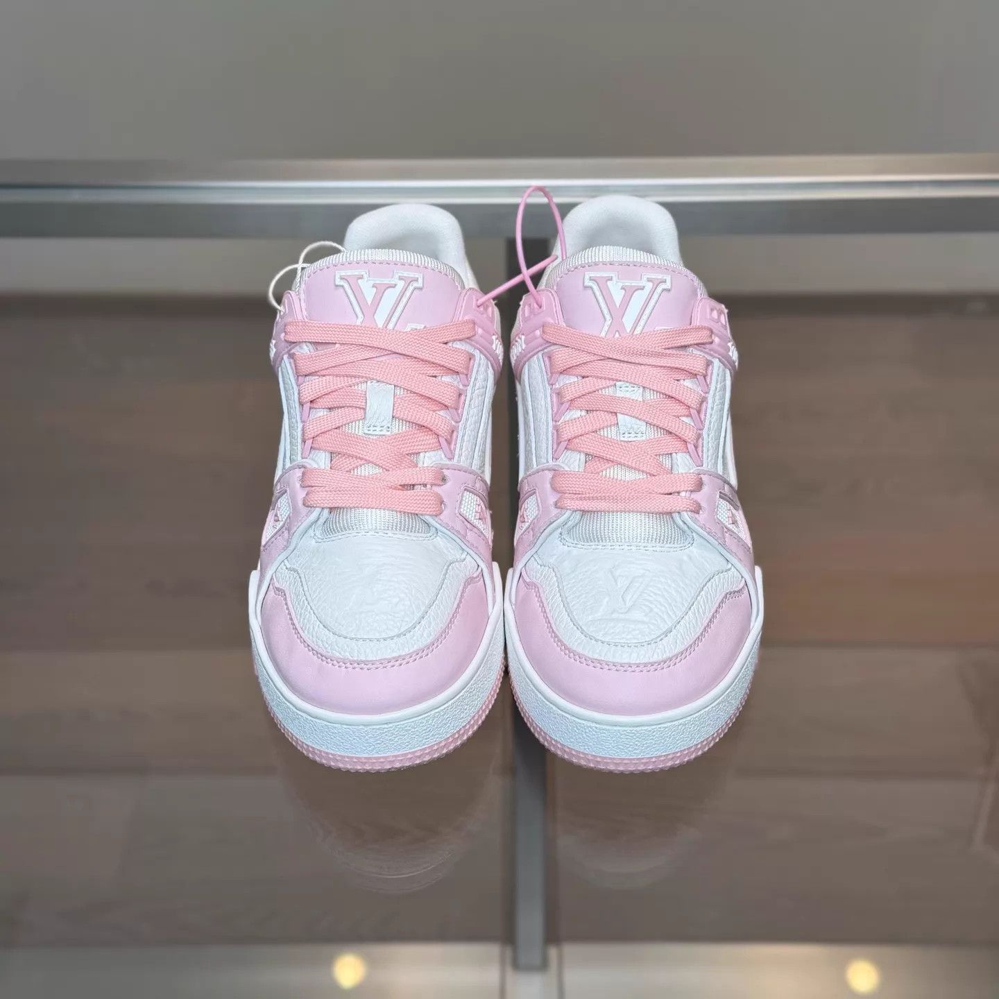 Louis Vuitton LV Trainer 25 women's New Pink/White 36.5 Mint Size US 6 / IT 36 - 2 Thumbnail