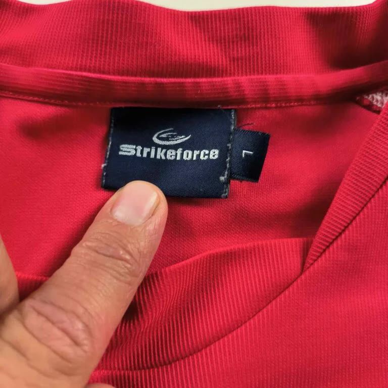 Other Swindon Town 2004-05 Strikeforce home football jersey size L Size US L / EU 52-54 / 3 - 5 Thumbnail