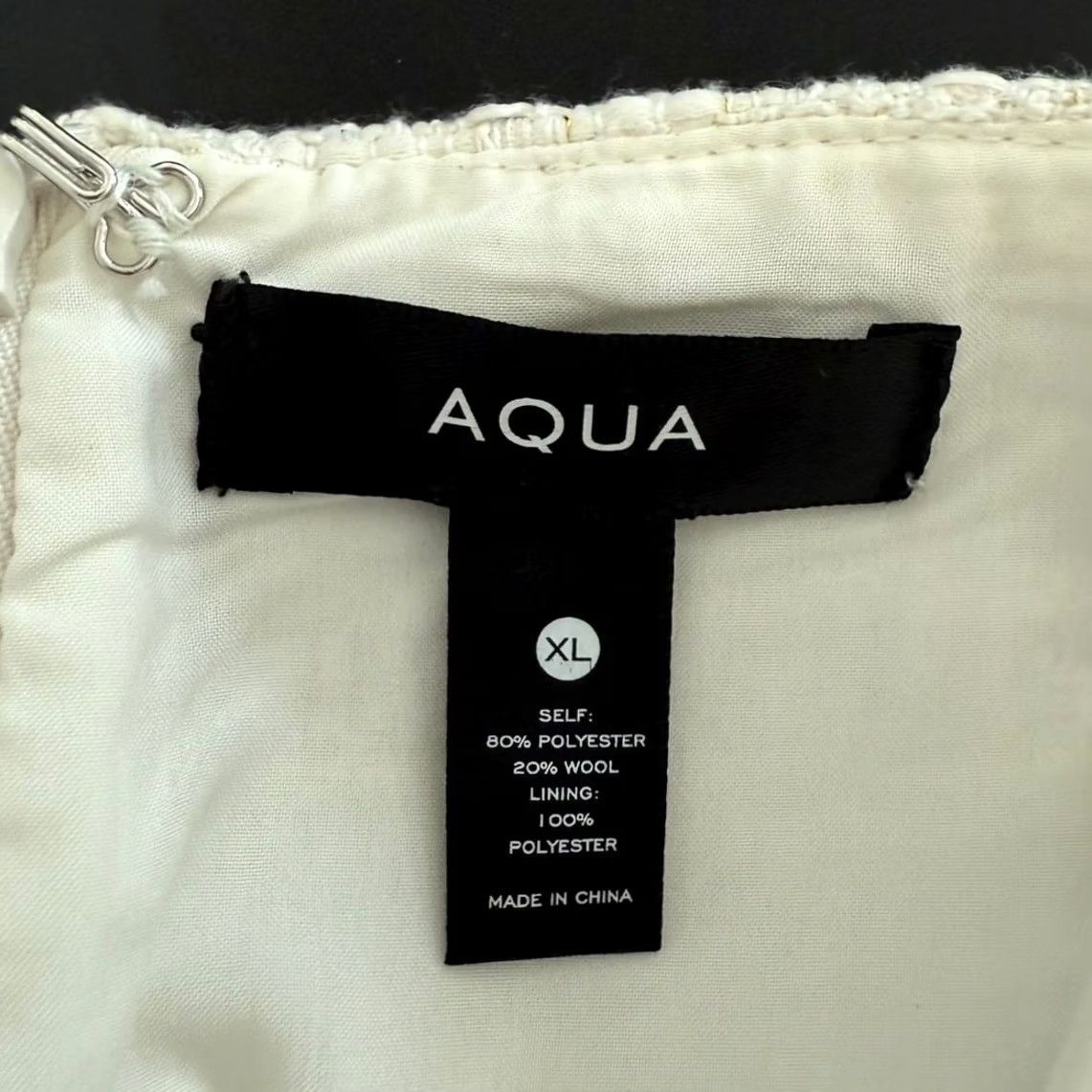 AQUA Aqua Silver Sequin Tweed HighRise Short w/Pocket XL Womens Holiday Size 40" / US 18 - 3 Thumbnail