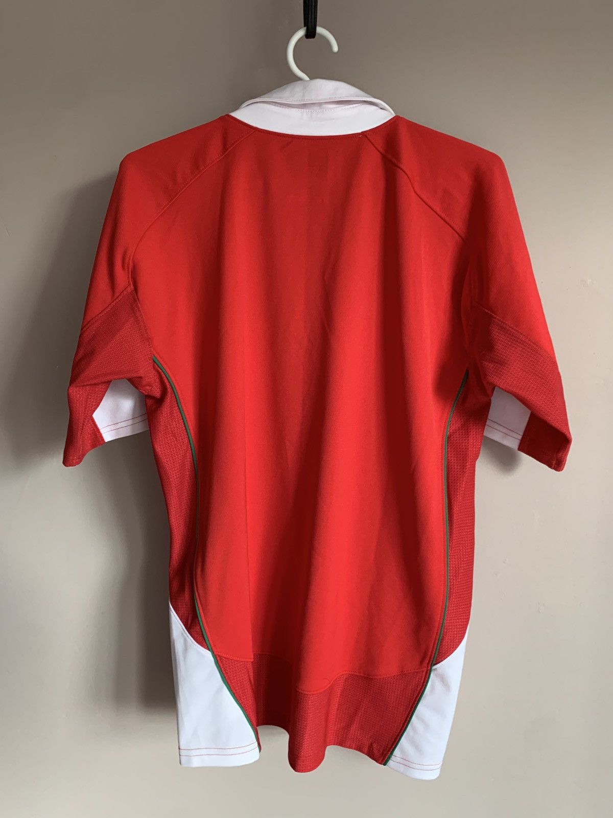 Under Armour Wales Home Rugby Union Shirt Under Armour Size M Size US M / EU 48-50 / 2 - 2 Thumbnail