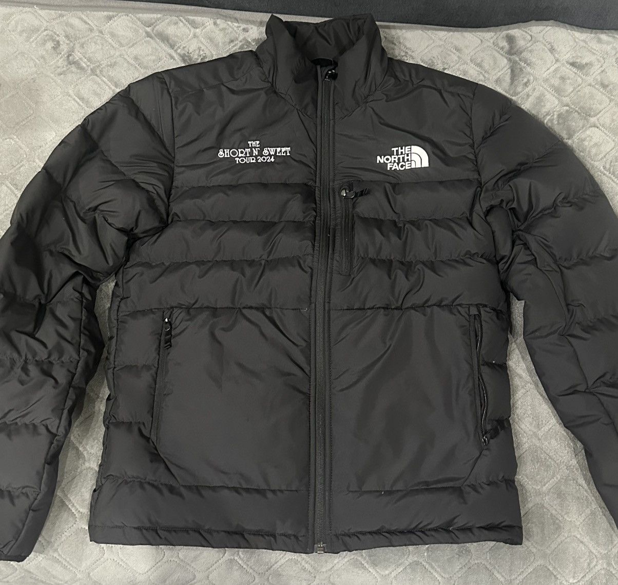 The North Face The North Face 550 Down Jacket Sabrina Carpenter Tour Crew Size S / US 4 / IT 40 - 1 Thumbnail