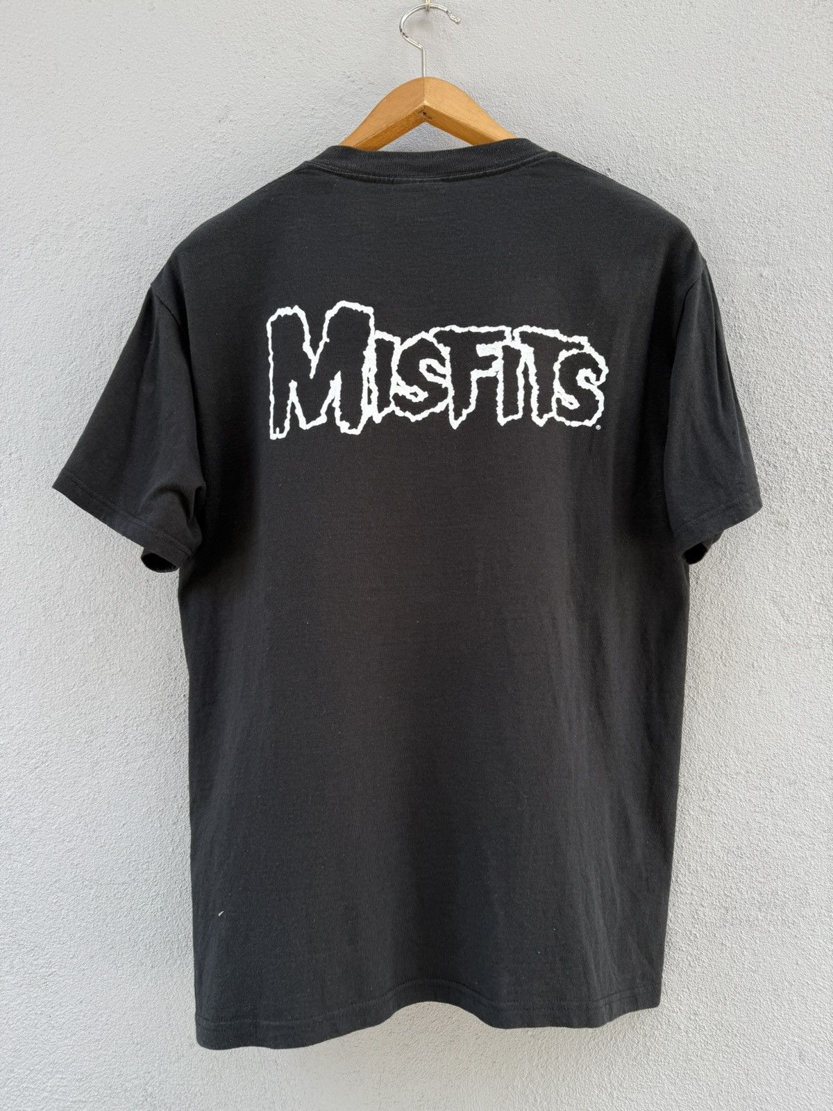 Band Tees Vintage Misfits Cyclopian Music Big Skull Face Faded Tee Size US M / EU 48-50 / 2 - 3 Thumbnail