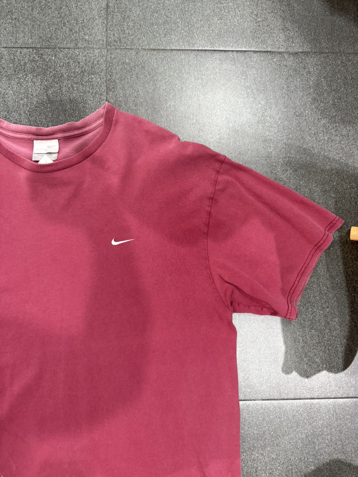 Nike × Vintage 90’s NIKE RARE SWOOSH Y2K RETRO LOGO OVERSIZED FADED TSHIRT Size US XL / EU 56 / 4 - 2 Thumbnail