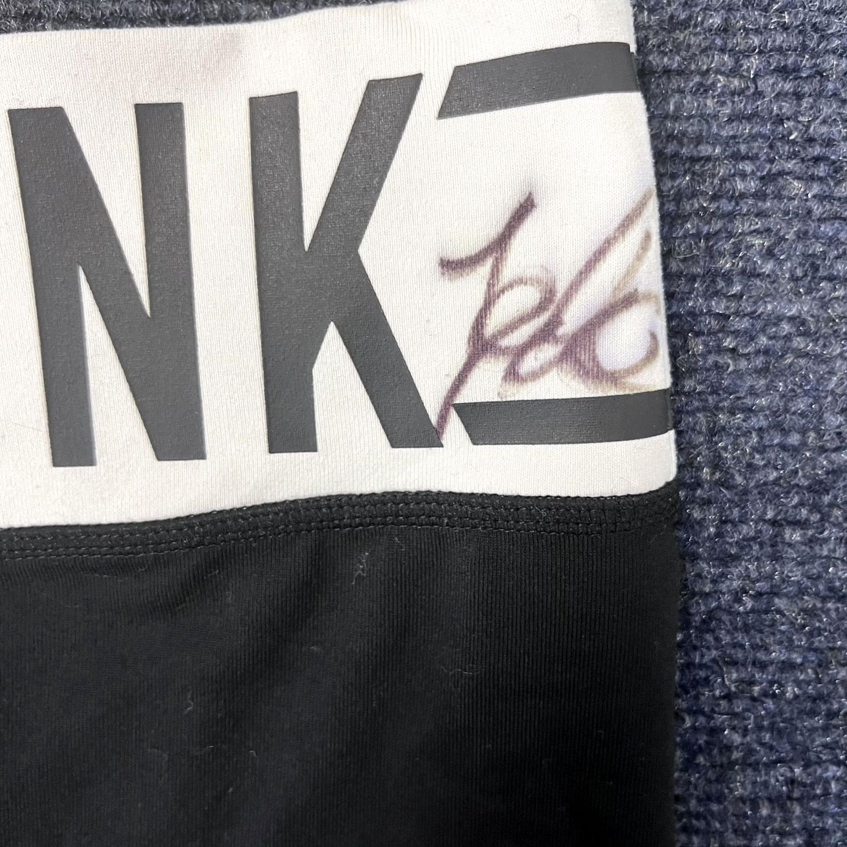 Pinko VINTAGE: No? (excluded) No—include only original words. Size 28" / US 6 / IT 42 - 2 Thumbnail