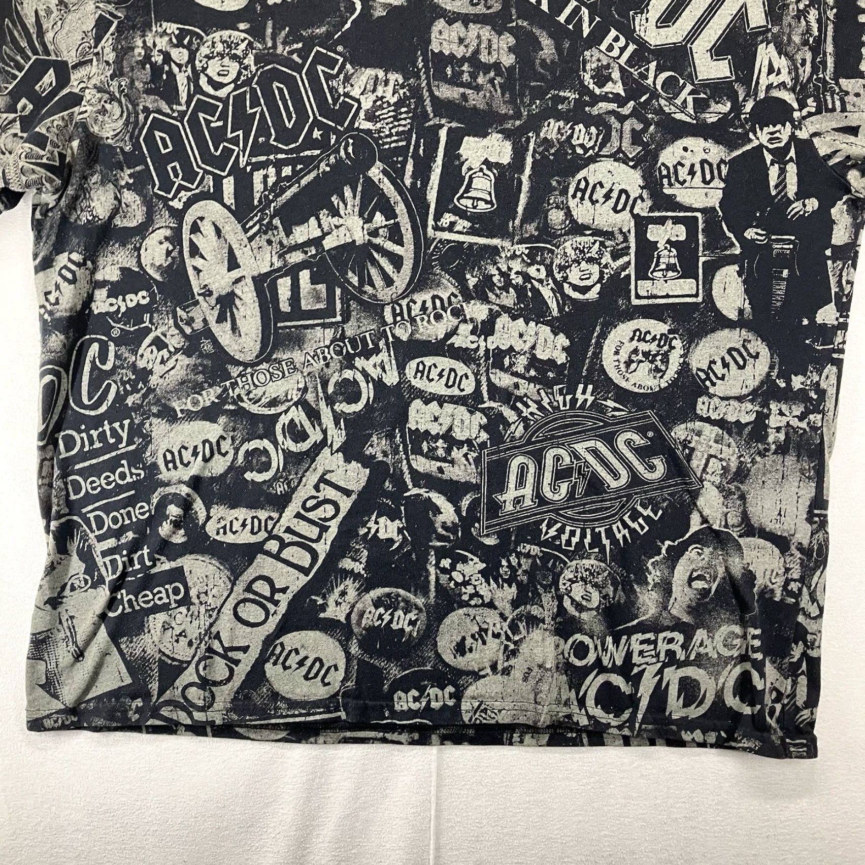 Vintage AC/DC T Shirt Mens 2XL Black Short Sleeve Crew Neck Graphic Print All Over Print 70s Vibes Retro Music Shirt Mens Size US XXL / EU 58 / 5 - 5 Thumbnail