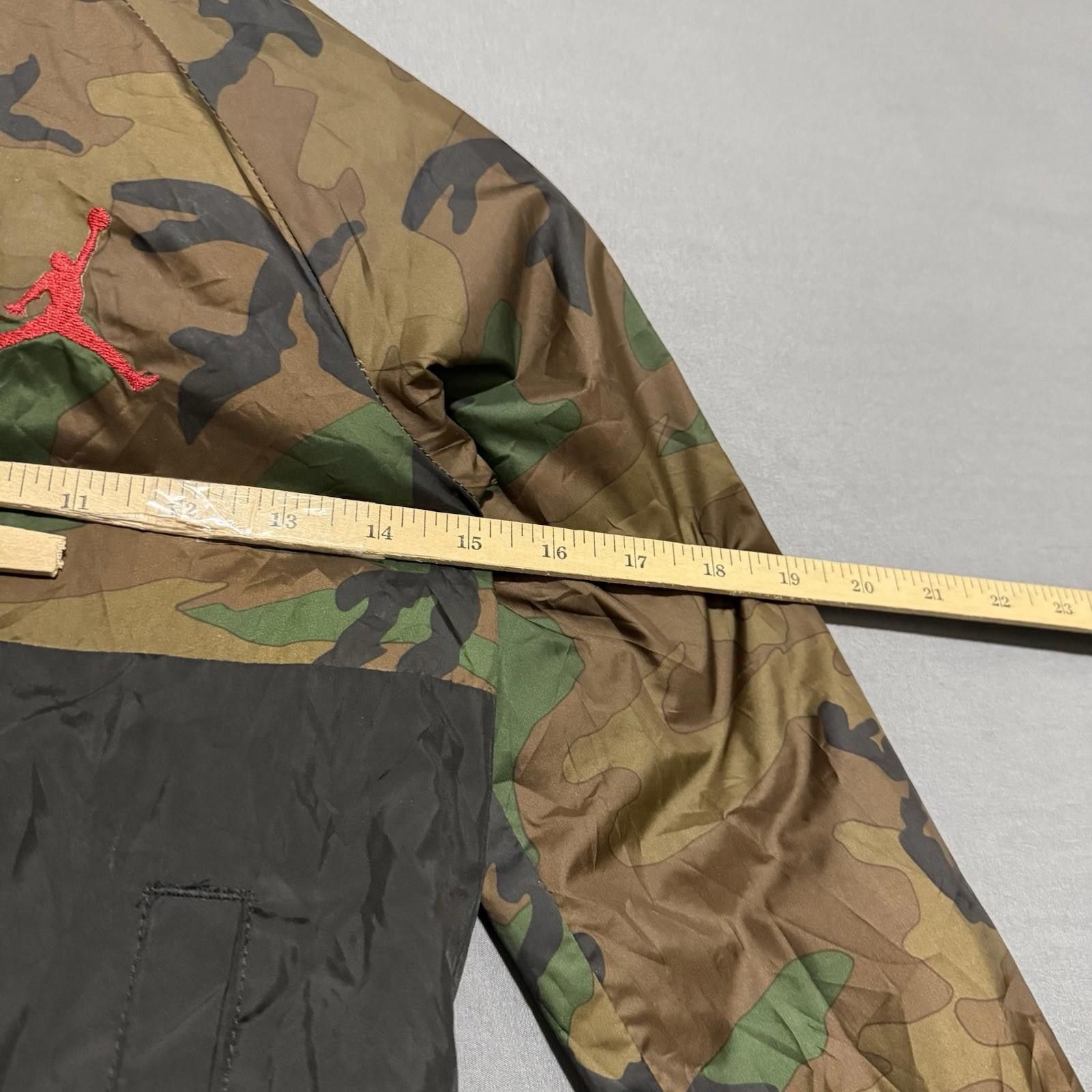 Jordan Brand Jordan Camo Windbreaker Jacket Size M (8) Boys Size US M / EU 48-50 / 2 - 4 Thumbnail