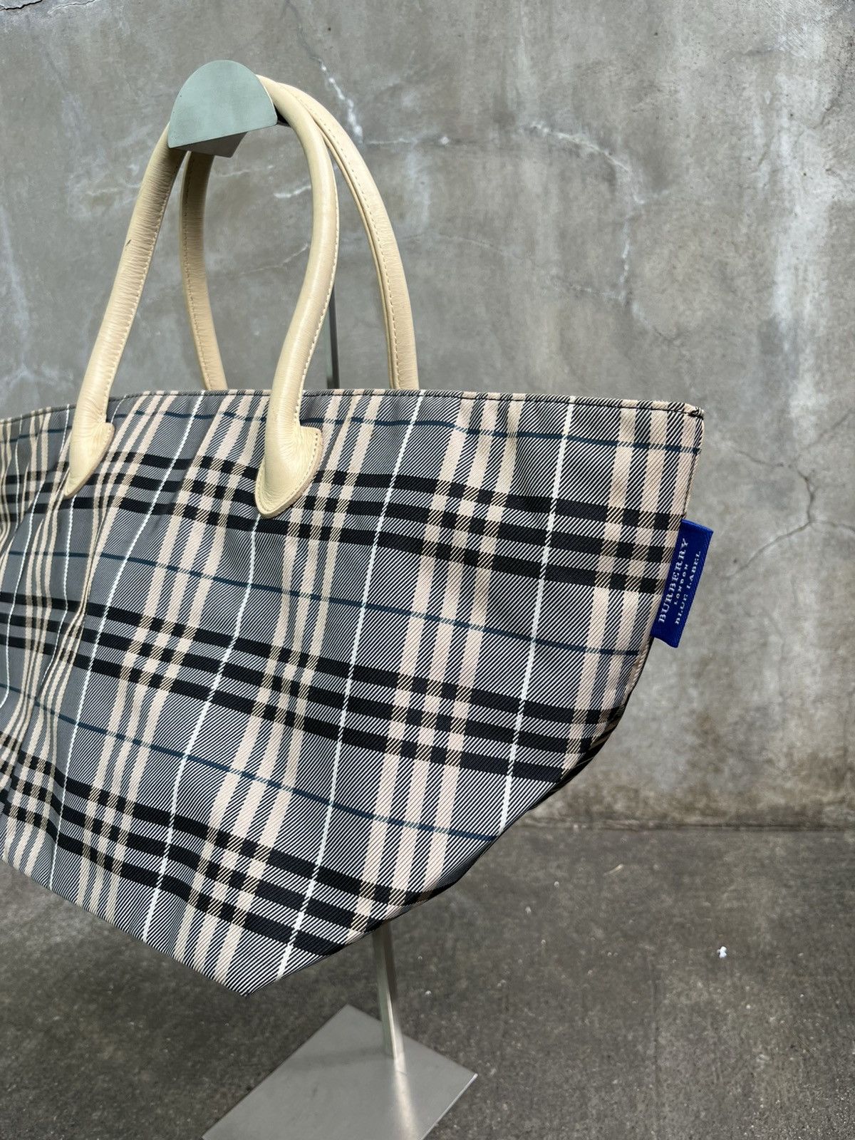Burberry Blue Label Nova Check Hand Bag Size ONE SIZE - 3 Thumbnail