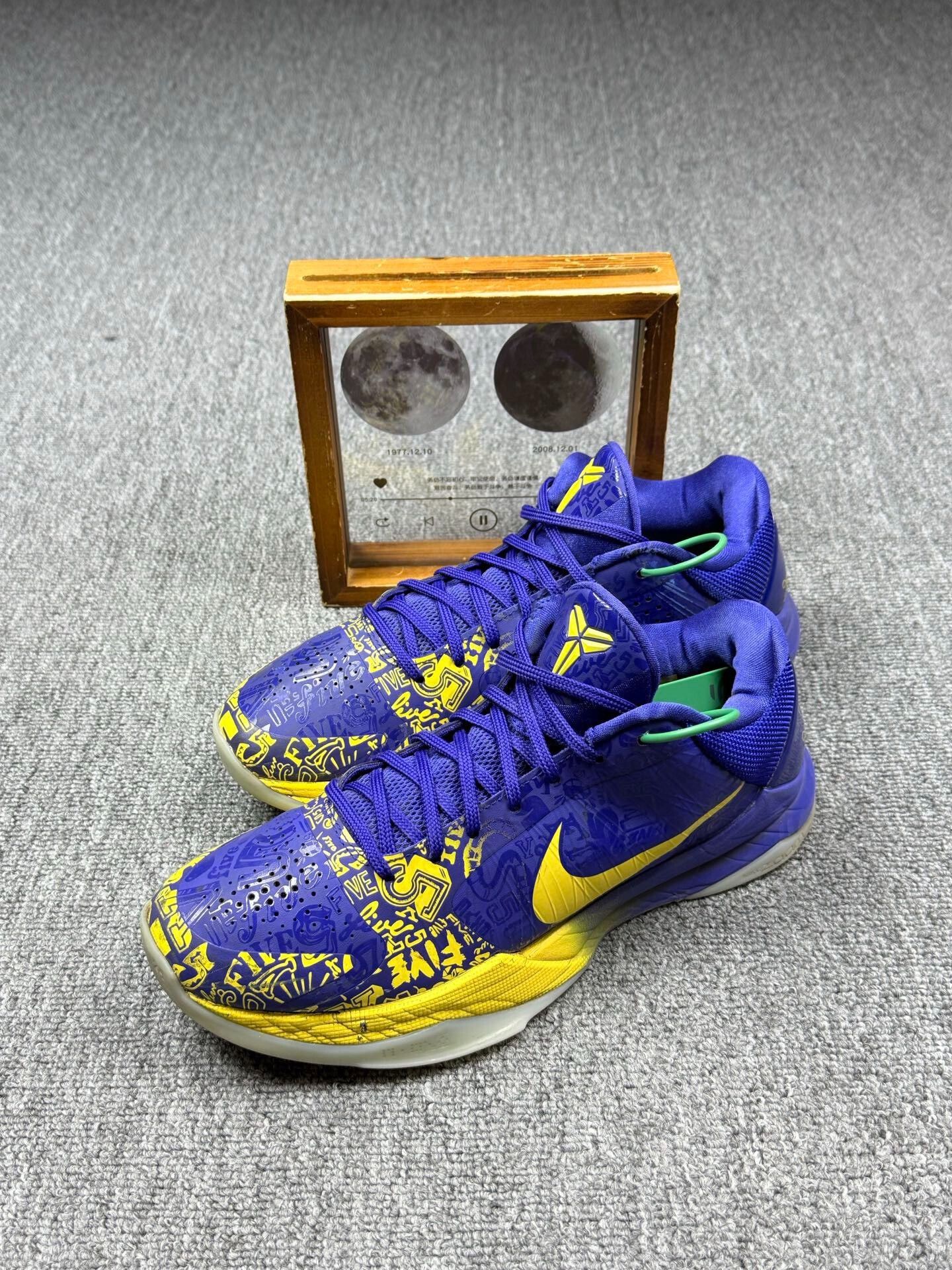 Nike Nike KOBE5 Yellow Lowtop Sneakers 9 Men Size US 9 / EU 42 - 1 Thumbnail