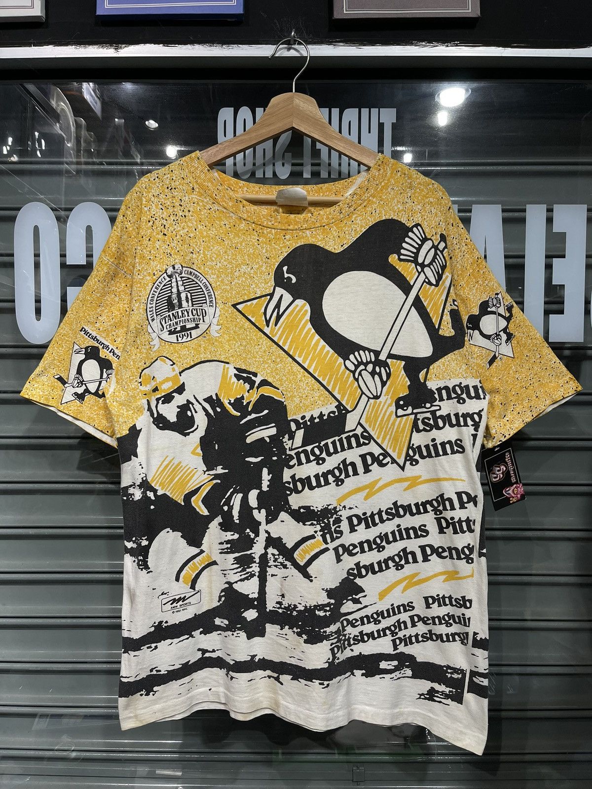 Other Vintage 90’s Magic Johnson NHL Pittsburgh Penguins Size US L / EU 52-54 / 3 - 1 Thumbnail