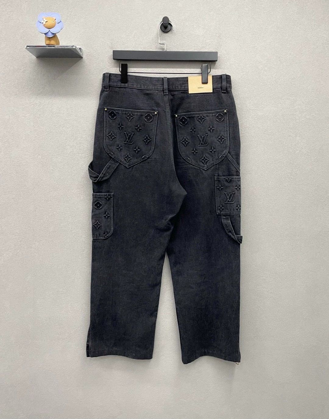 Louis Vuitton black denim cargo pants size 33 Size US 33 - 2 Thumbnail