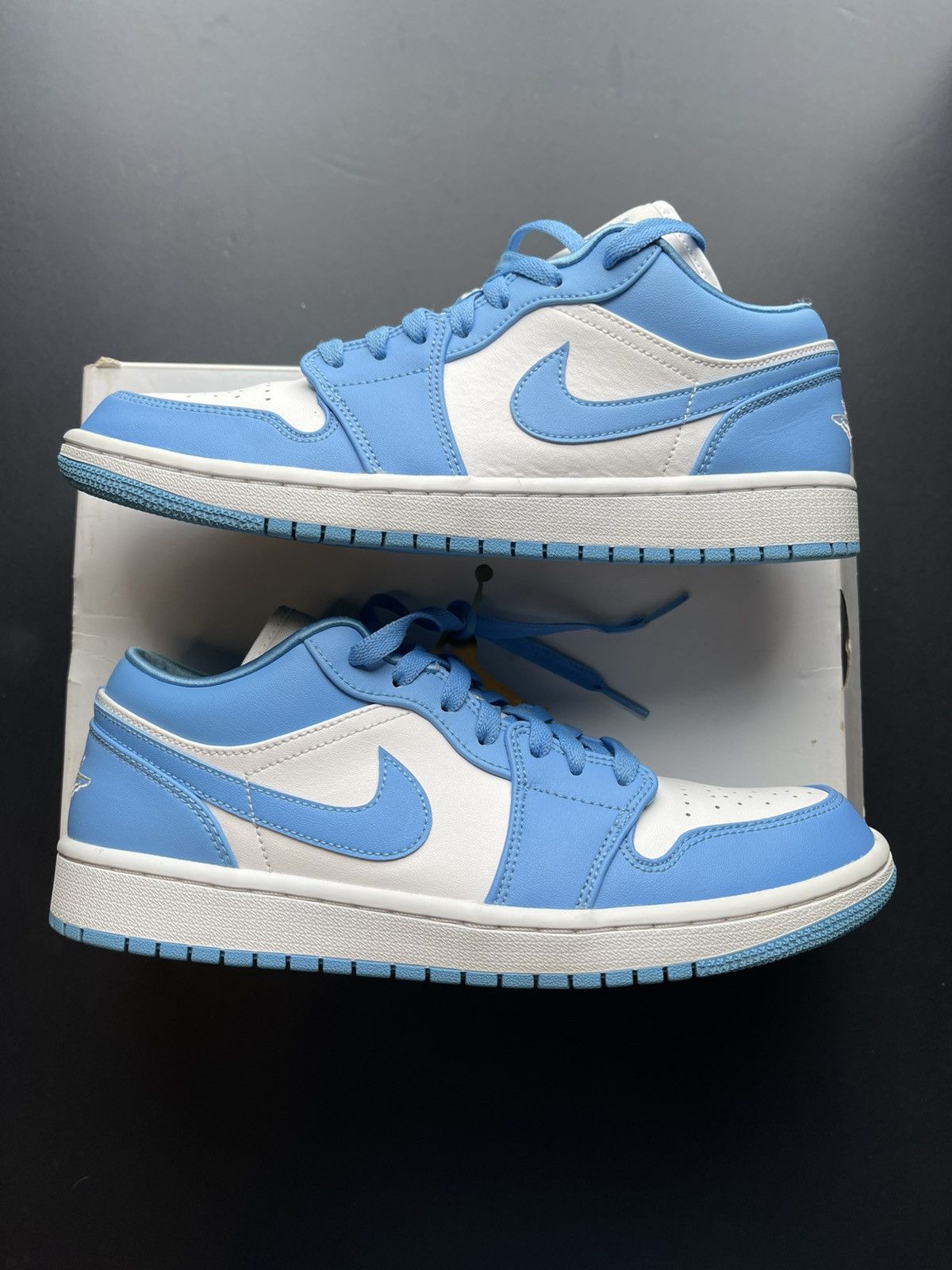 Nike Jordan 1 Low UNC Size US 9.5 / EU 42-43 - 2 Thumbnail