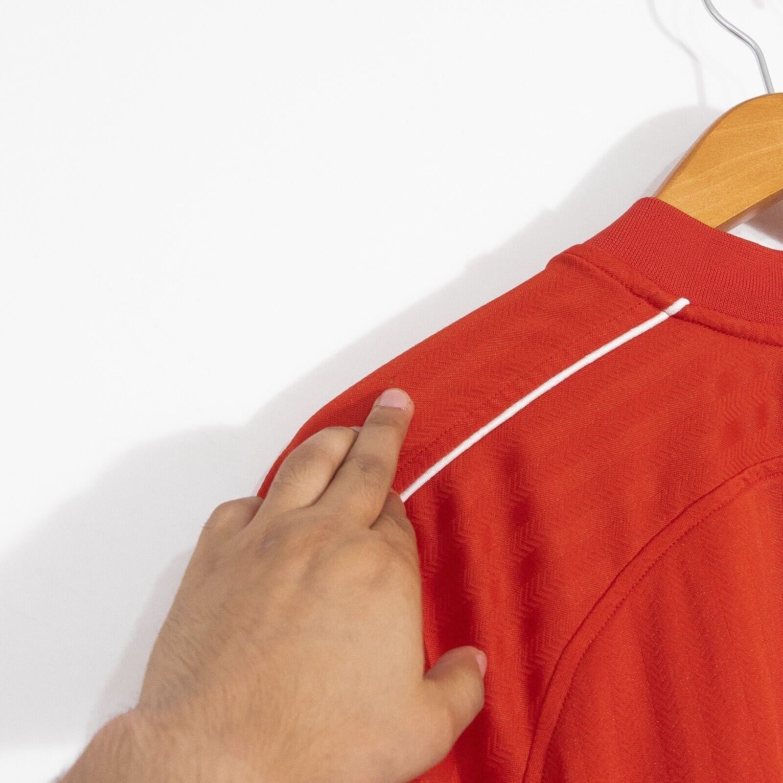 Adidas Vintage Adidas Jersey T Shirt Mens Medium - Distressed Red Size US M / EU 48-50 / 2 - 6 Thumbnail