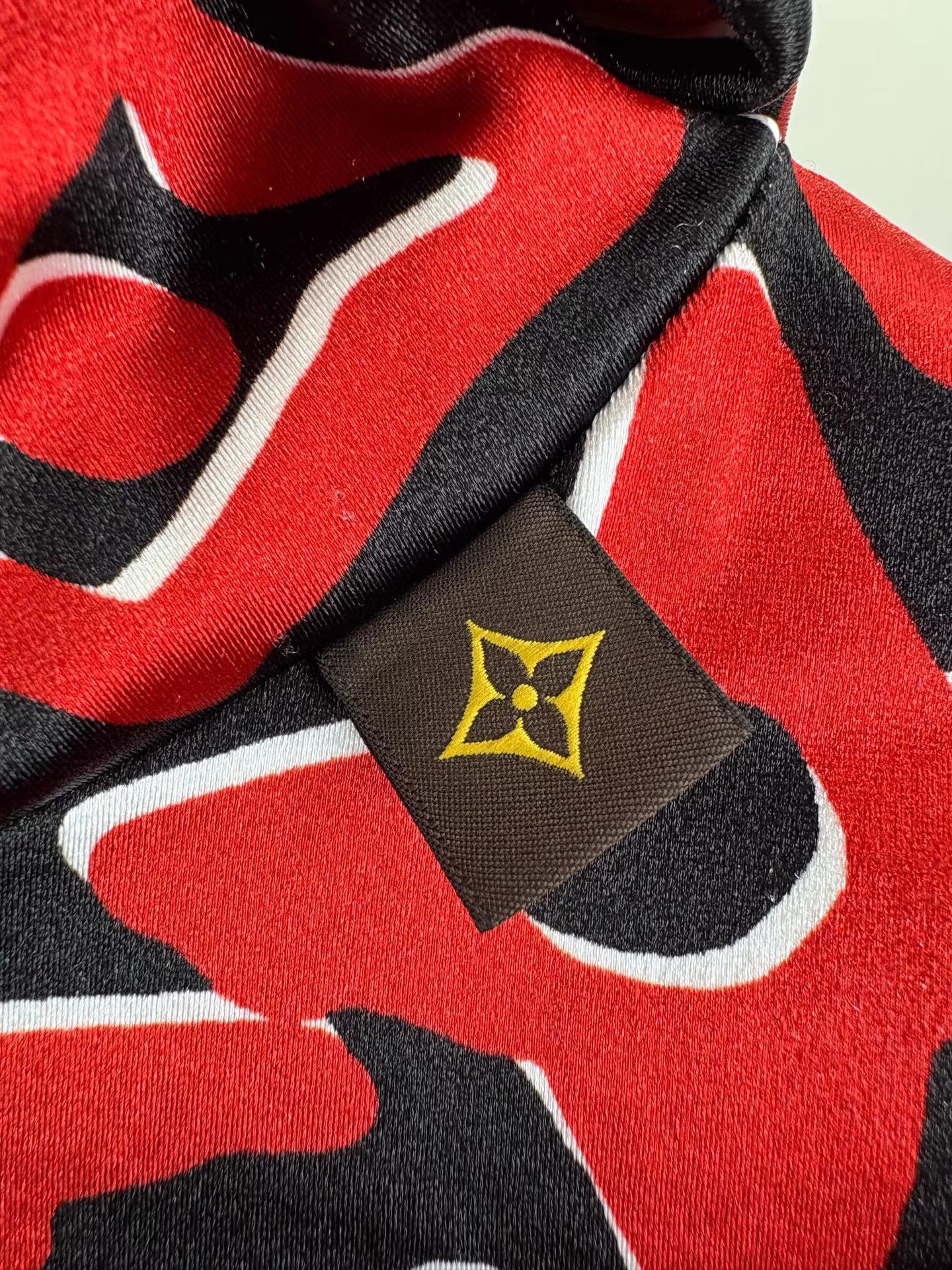 Louis Vuitton LOUIS VUITTON LV Red Monogram All-Over Logo Bodysuit Size M / US 6-8 / IT 42-44 - 3 Thumbnail