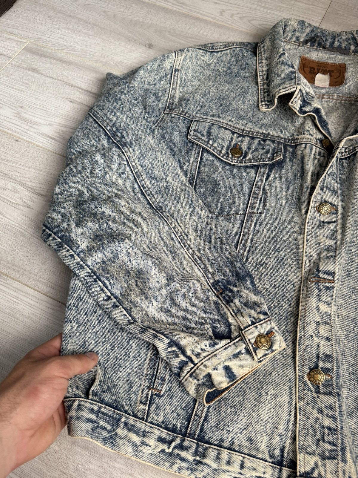 Vintage Vintage Italian style Oversized Washed Denim Jacket Size US L / EU 52-54 / 3 - 6 Thumbnail