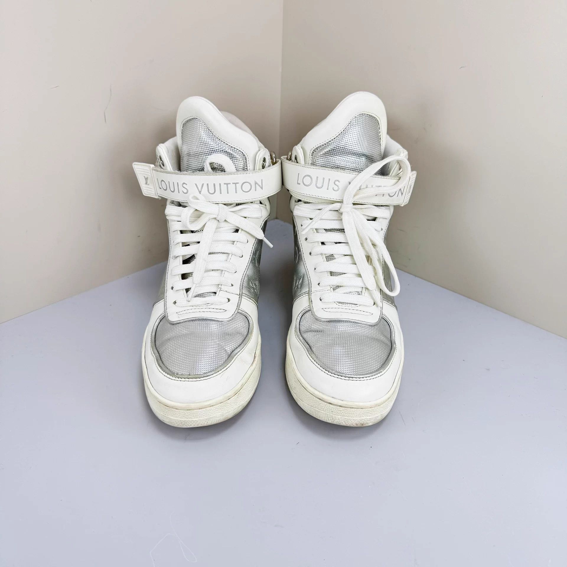 Louis Vuitton LV Monogram Embossed Lace-up Casual Sneakers EU37.5 98 New Size US 6.5 / IT 36.5 - 2 Thumbnail