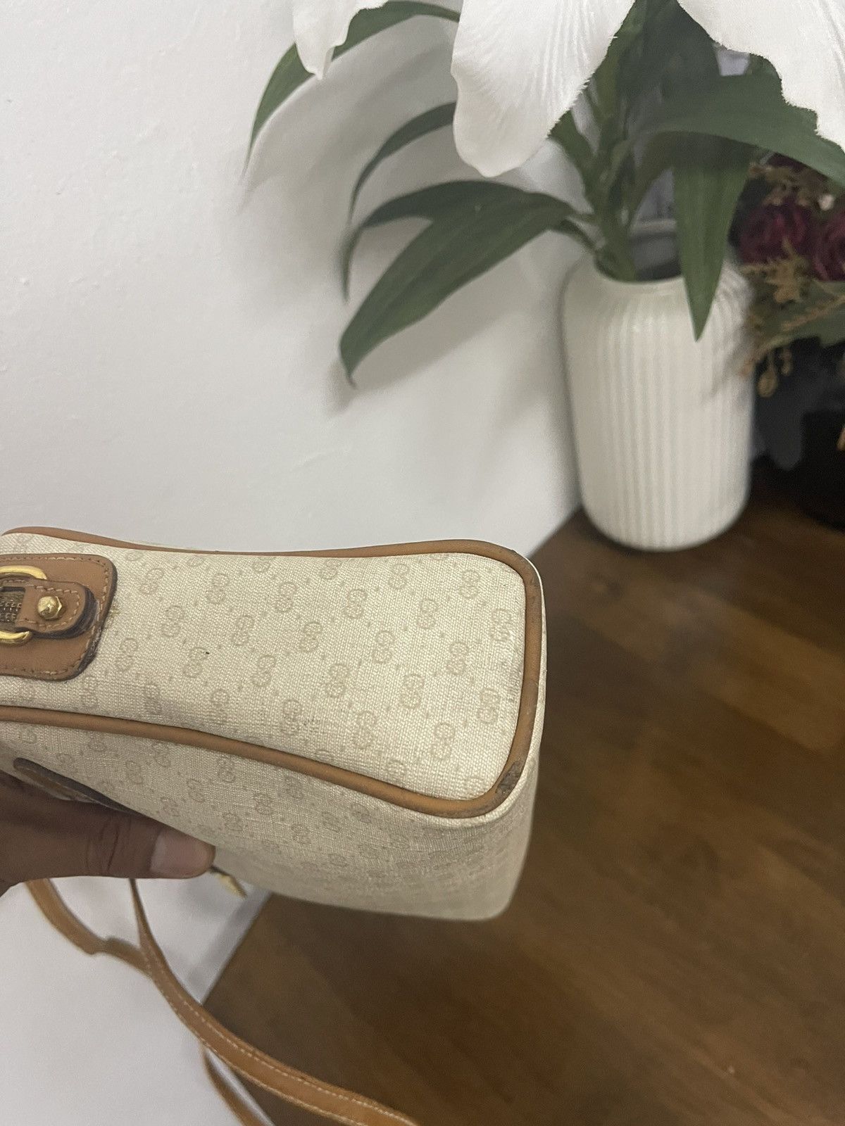 Gucci × Vintage Vintage GUCCI Micro Logo Crossbody Handbag Size ONE SIZE - 9 Thumbnail