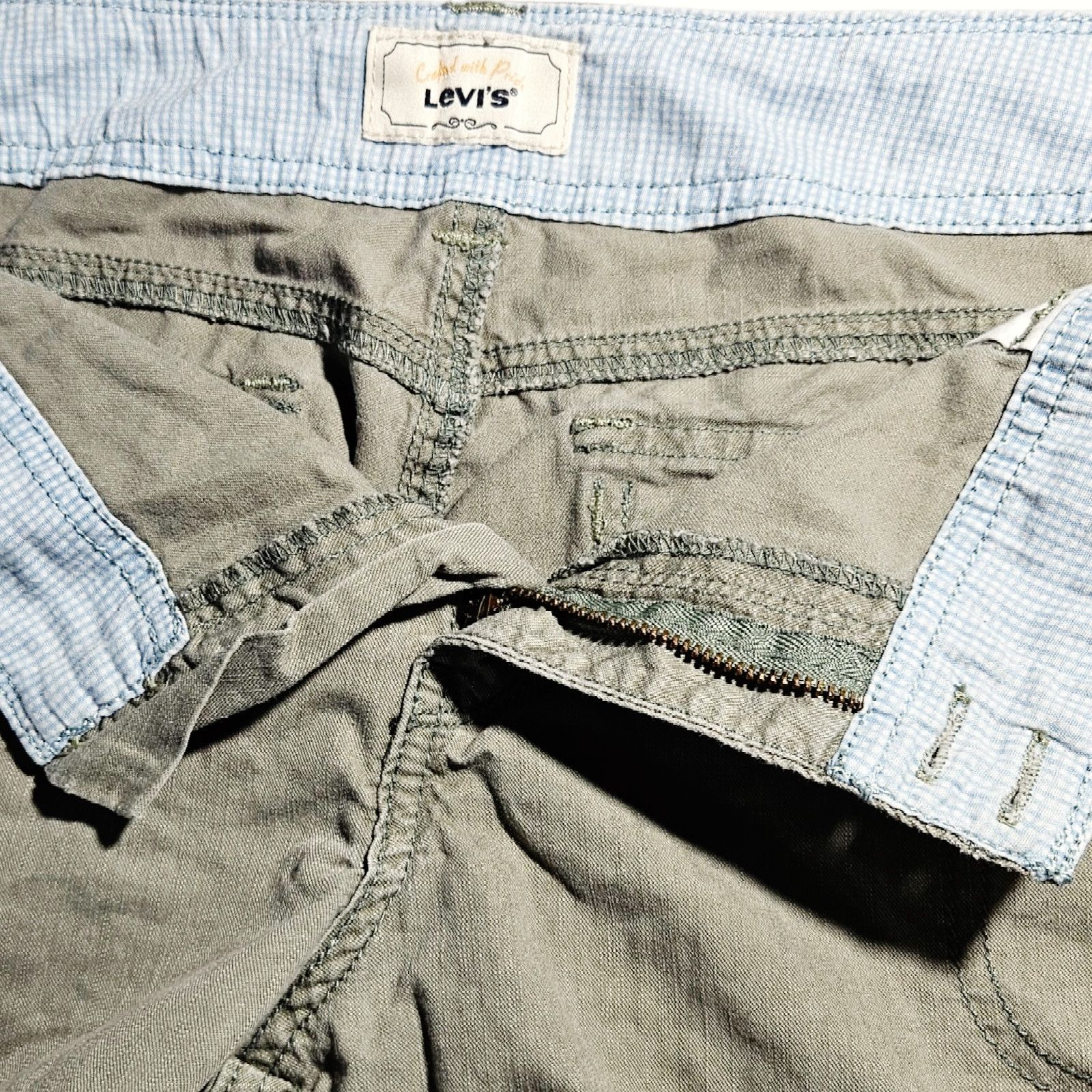 Levi's EUC VTG Levi's Crafted Pride Cargo Shorts Sz. 8 Khaki Green Size 30" / US 8 / IT 44 - 4 Thumbnail