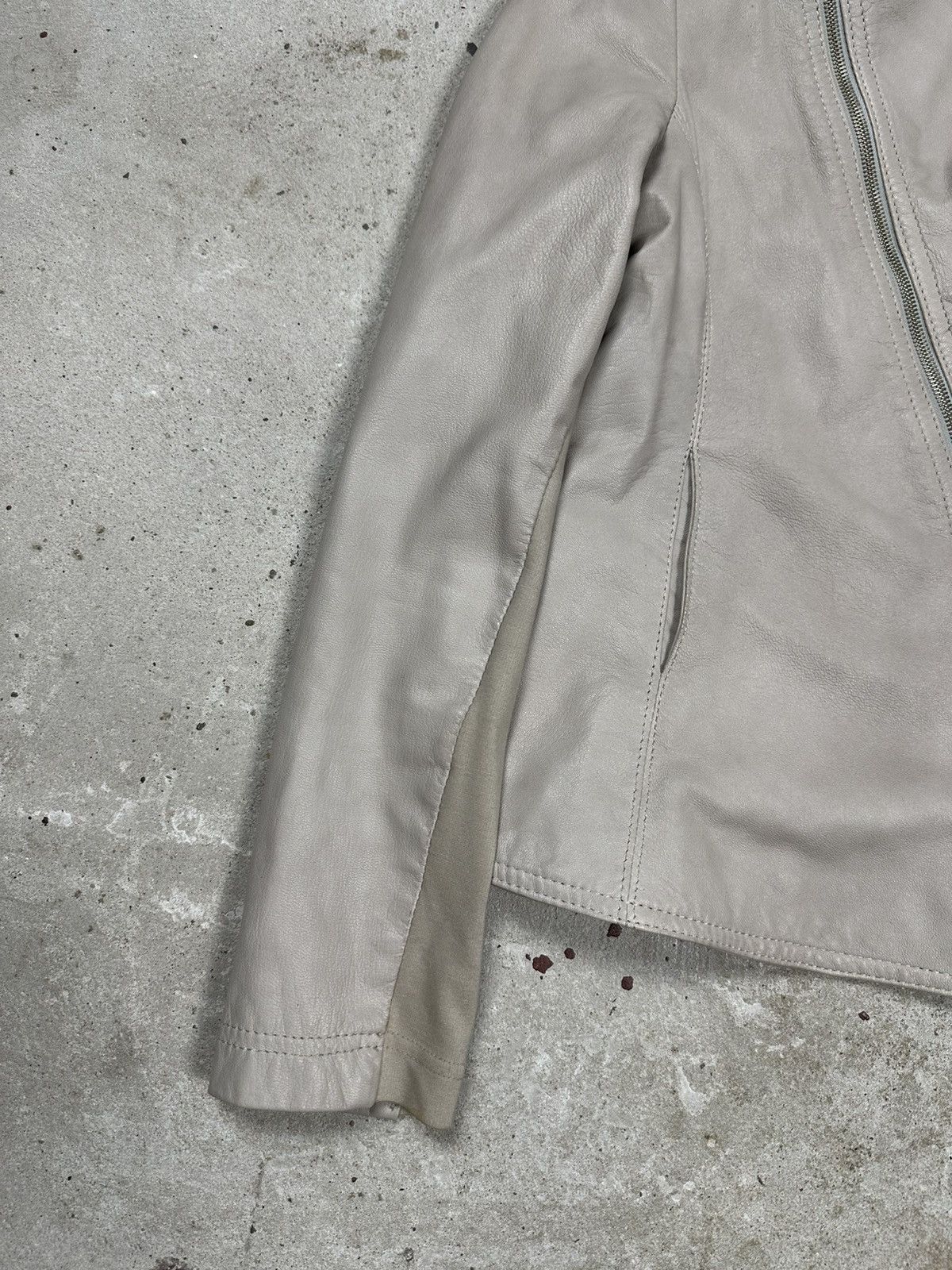 Japanese Brand Vintage Y2K Genuine Leather Beige Asymmetrical Archive Jackt Size US S / EU 44-46 / 1 - 3 Thumbnail