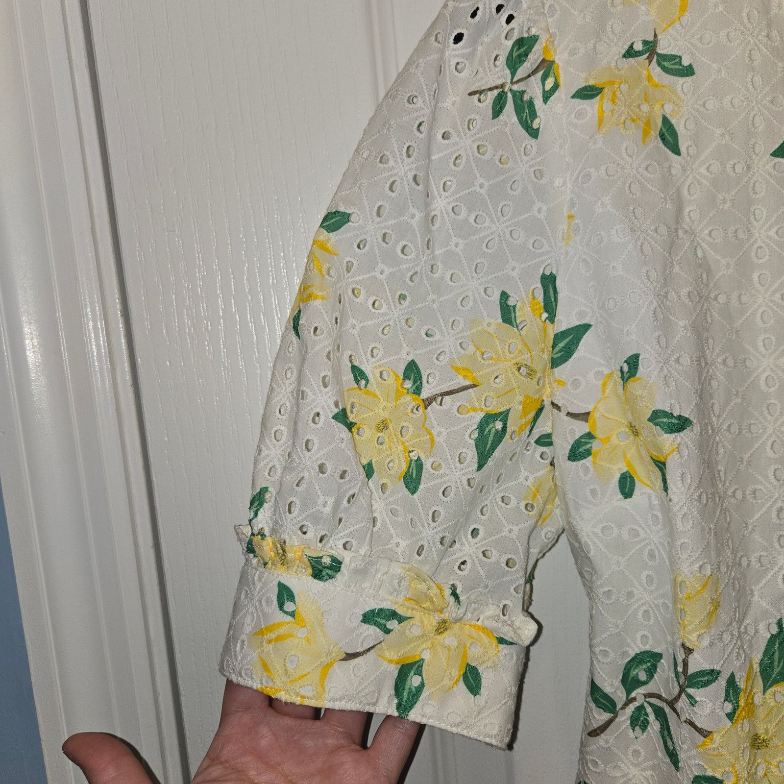 Other Draper James Reba Wrap Dress Floral Eyelet Magnolia sz 6 Size M / US 6-8 / IT 42-44 - 4 Thumbnail