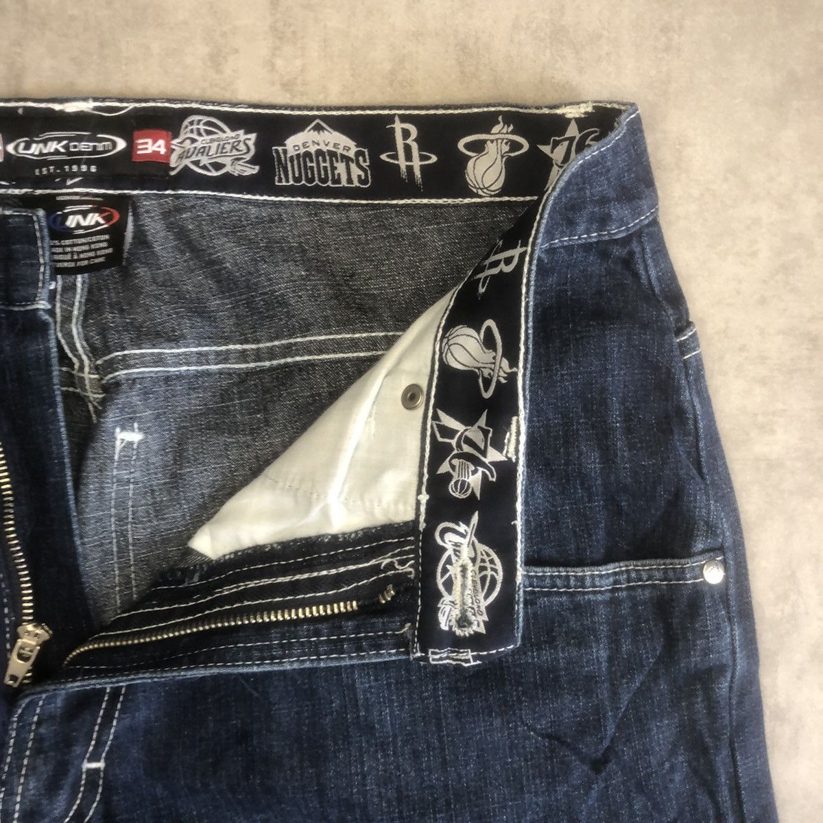 Designer × NBA × Vintage Vintage NBA Jeans Team UNK Denim est 1996 Size US 36 / EU 52 - 5 Thumbnail