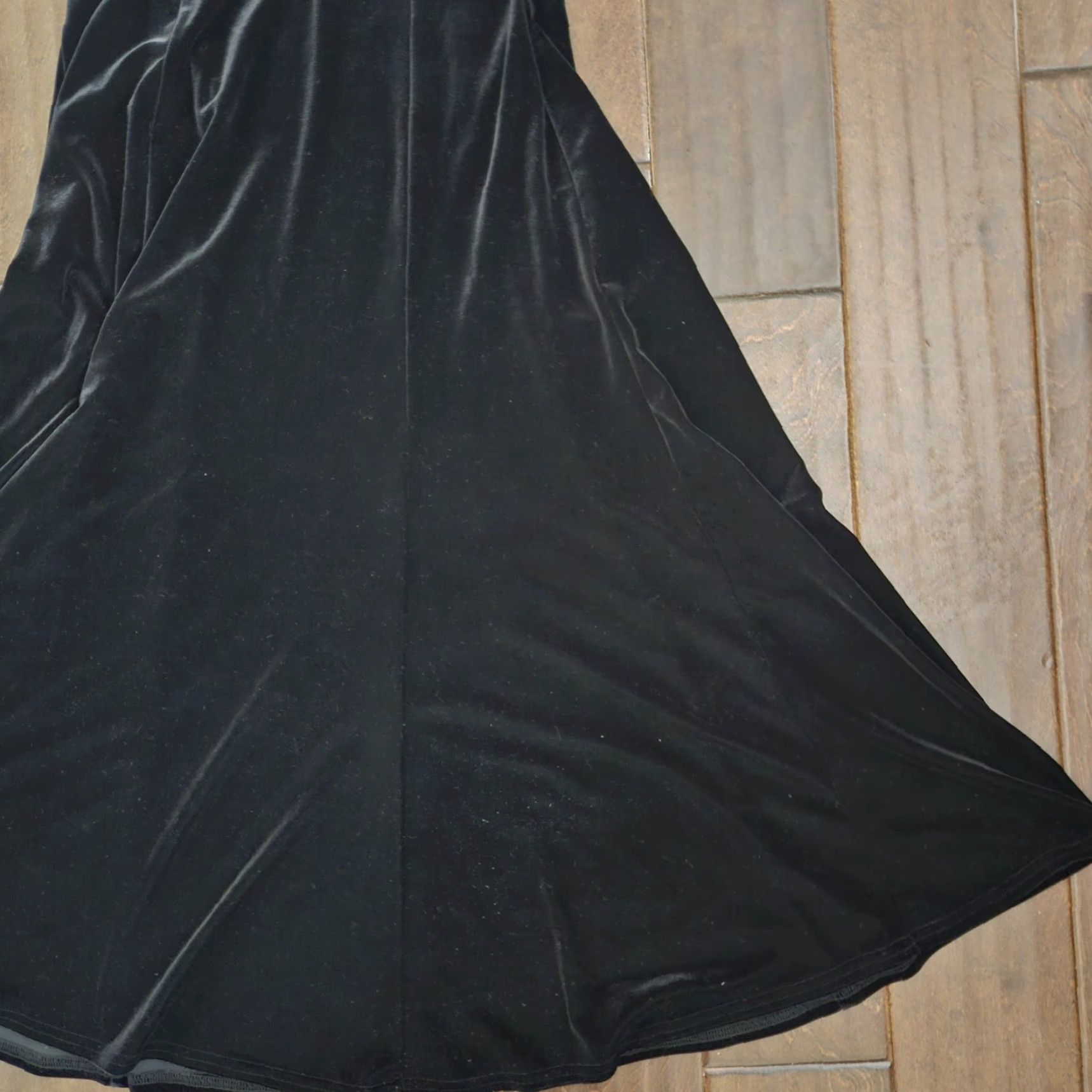 Jones New York Jones New York Black Velvet Dress Petite A-Line Formal V-Neck Sleeveless Long 4P Womens Limited Zip Dry Clean Only Created 90s? Size S / US 4 / IT 40 - 3 Thumbnail