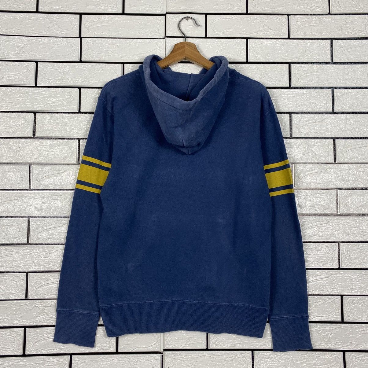 Japanese Brand 📌Vintage Hoodie Mickey Mouse UT Big Logo Number Nine Size US S / EU 44-46 / 1 - 9 Thumbnail