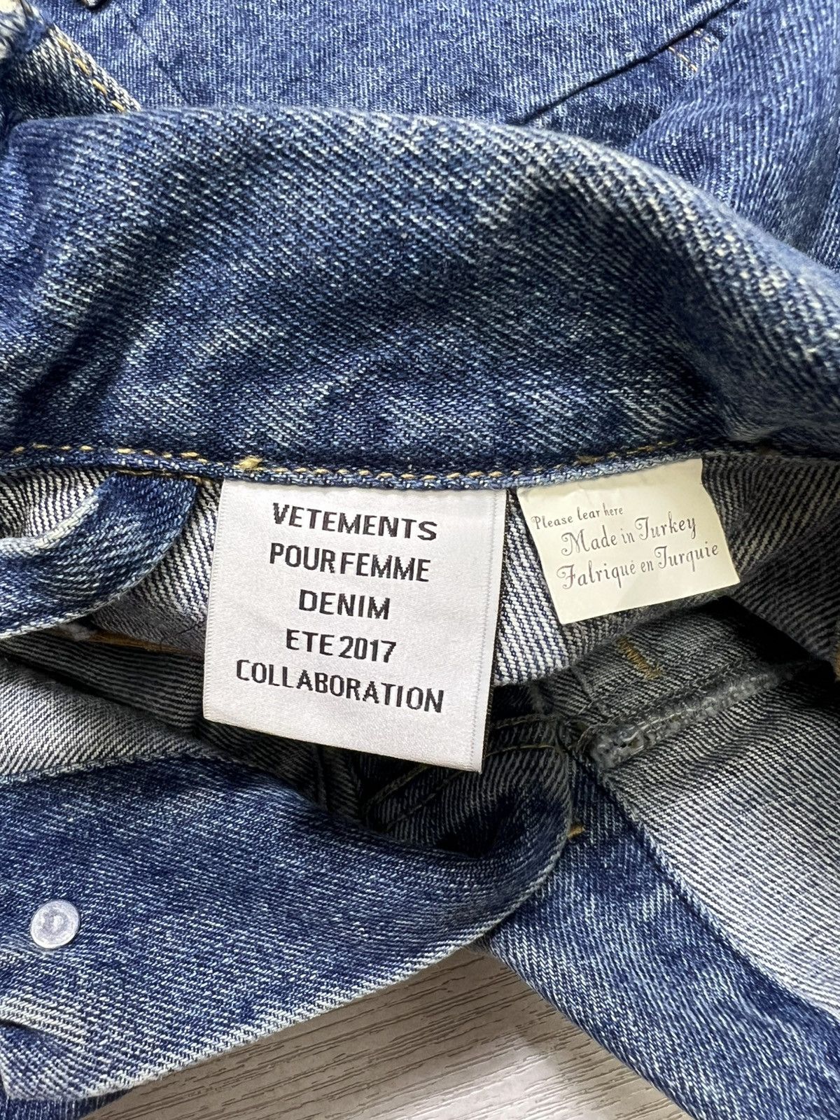 Levi's × Vetements Vetements - Levi’s - S/S 17 - Reworked Cropped Denim Jacket Size S / US 4 / IT 40 - 15 Thumbnail