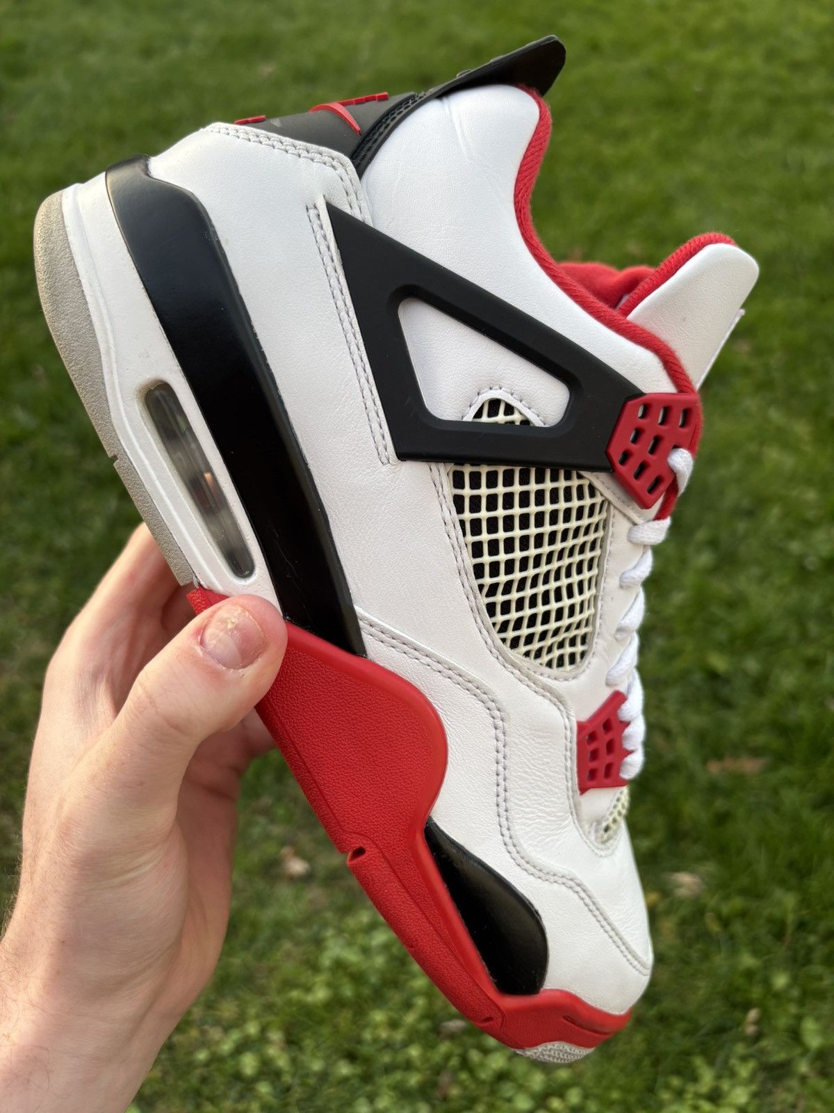 Jordan Brand Jordan 4 Retro OG Fire Red 2020 Size 10.5 Size US 10.5 / EU 43-44 - 1 Thumbnail