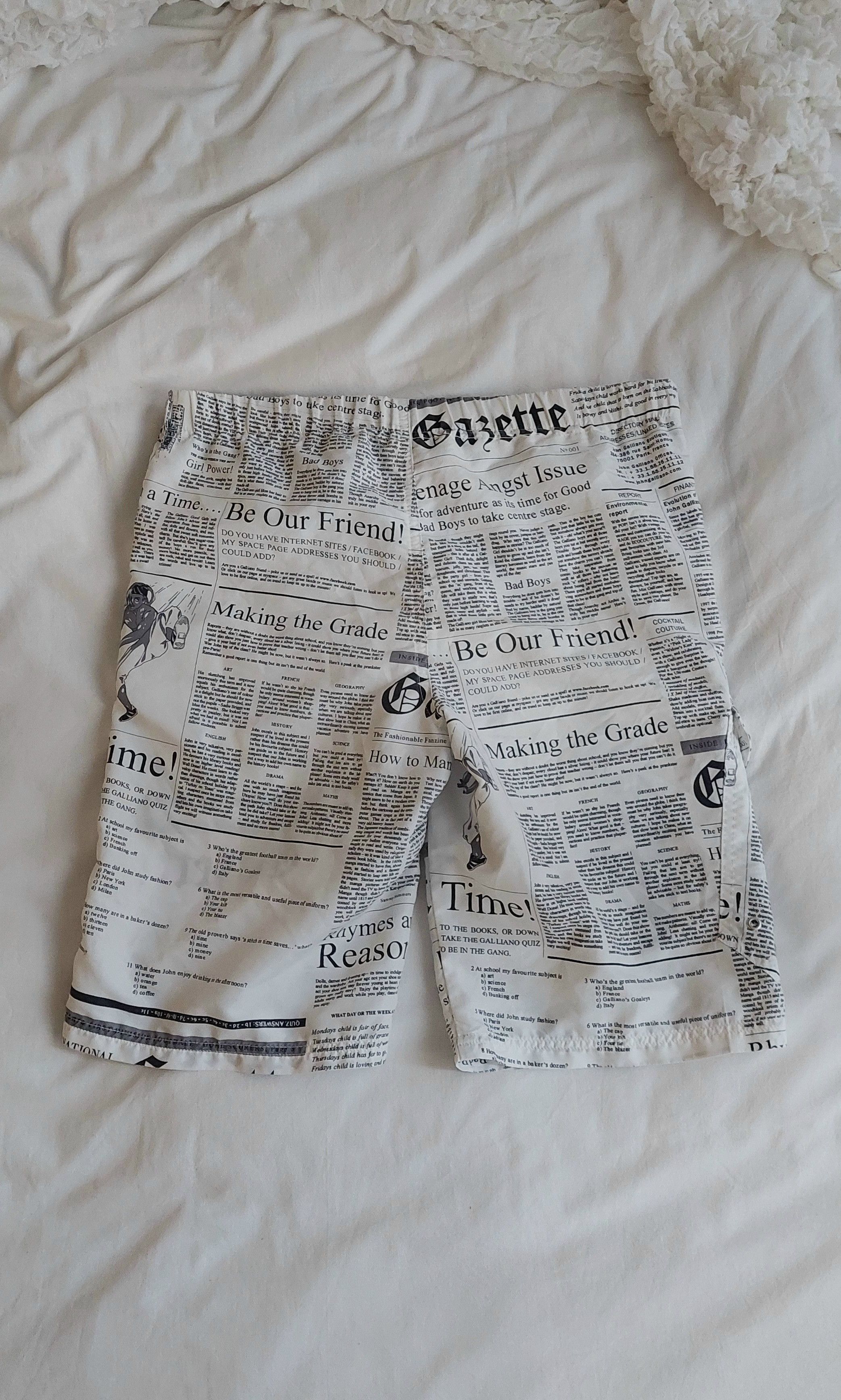 John Galliano John Galliano newspaper swimming shorts Size 25" / US 0 / IT 36 - 5 Thumbnail