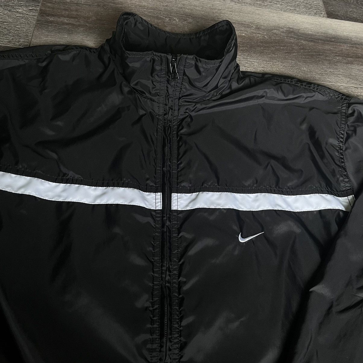 Nike × Vintage Vintage 90s Nike Swoosh Logo Windbreaker Nylon Track Jacket Size US L / EU 52-54 / 3 - 2 Thumbnail