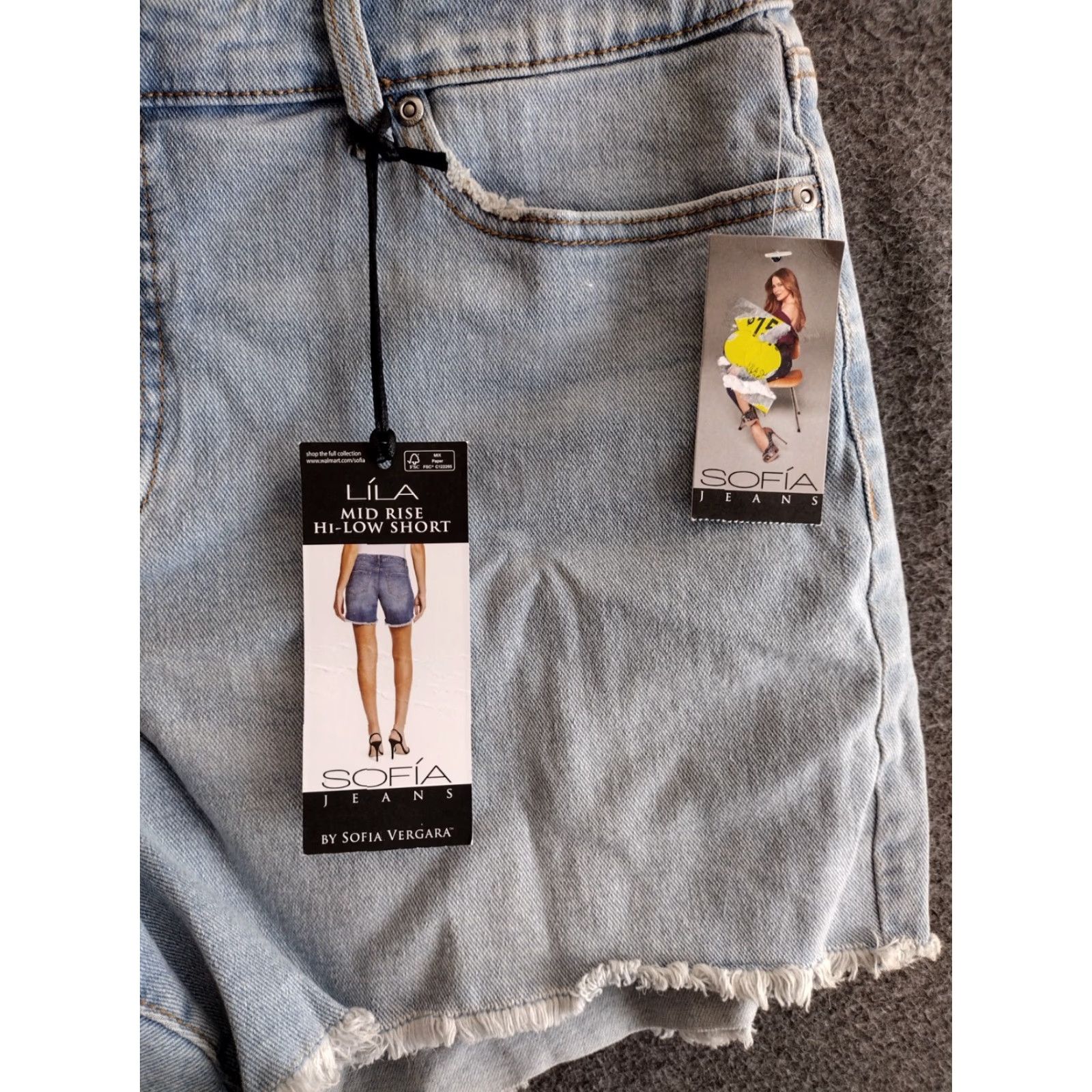 Vintage Sofia Vergara Jeans Lila Mid Rise HI-Low Hem Light Wash Denim Shorts 14 Women Size 36" / US 14 / IT 50 - 6 Thumbnail