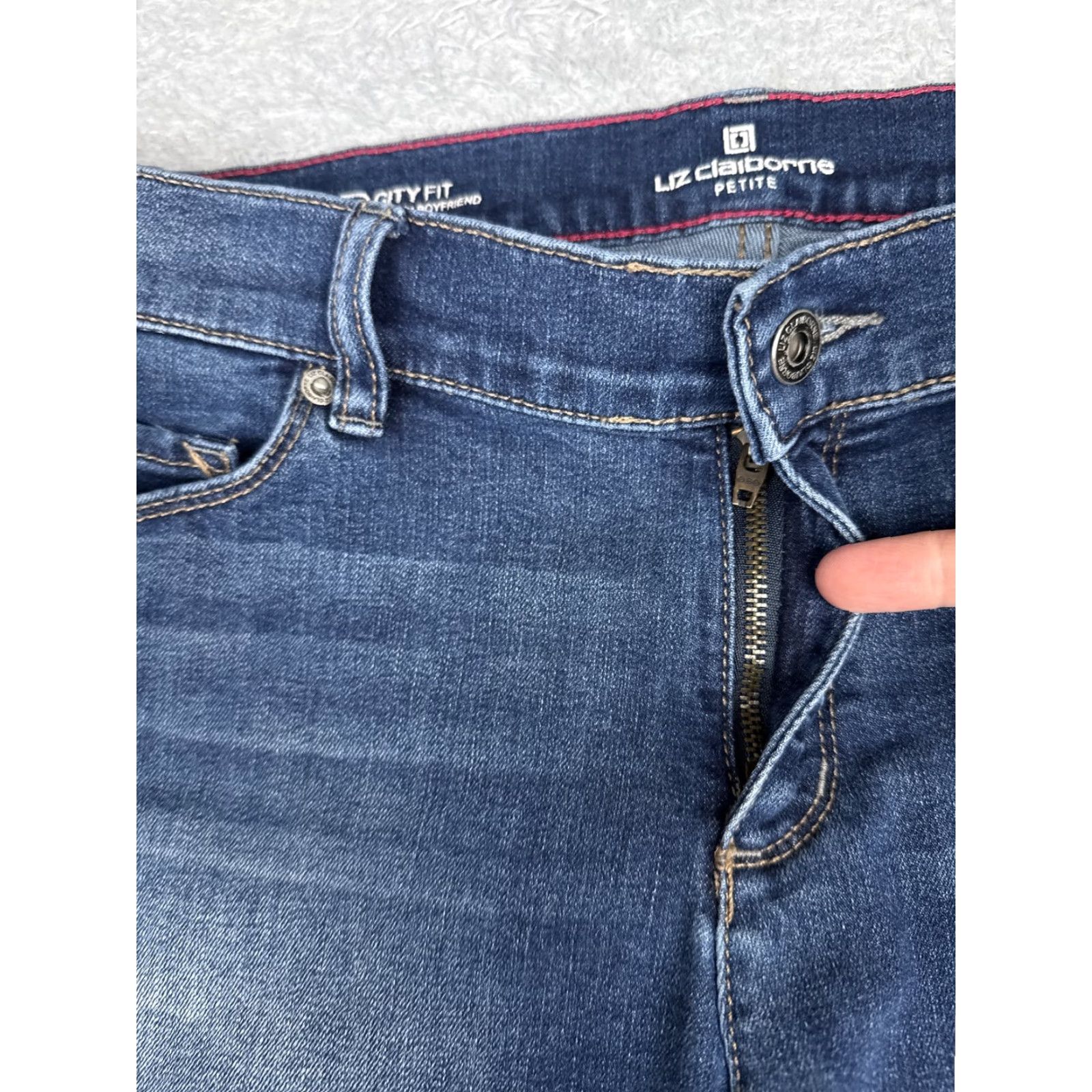 Liz Claiborne Liz Claiborne Capri Jeans Womens 10P Blue Med Wash Mid Rise Denim 32x19 Size 32" / US 10 / IT 46 - 5 Thumbnail