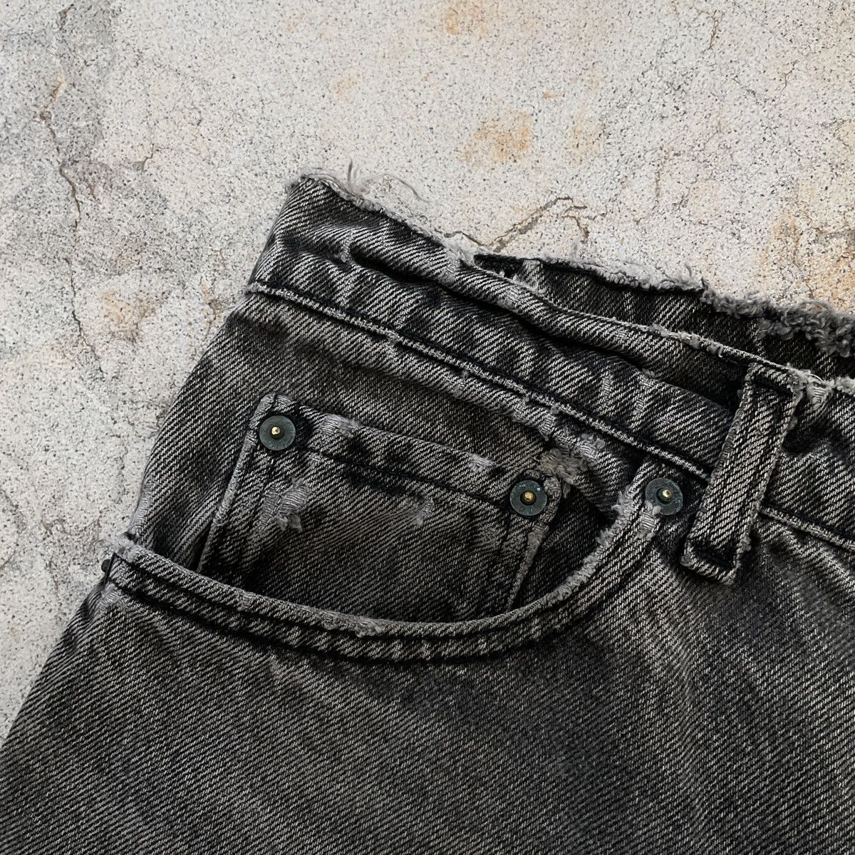 Levi's × Vintage Vintage Trashed Distressed 80s Levi's Made In USA 505 Pants Size US 34 / EU 50 - 6 Thumbnail