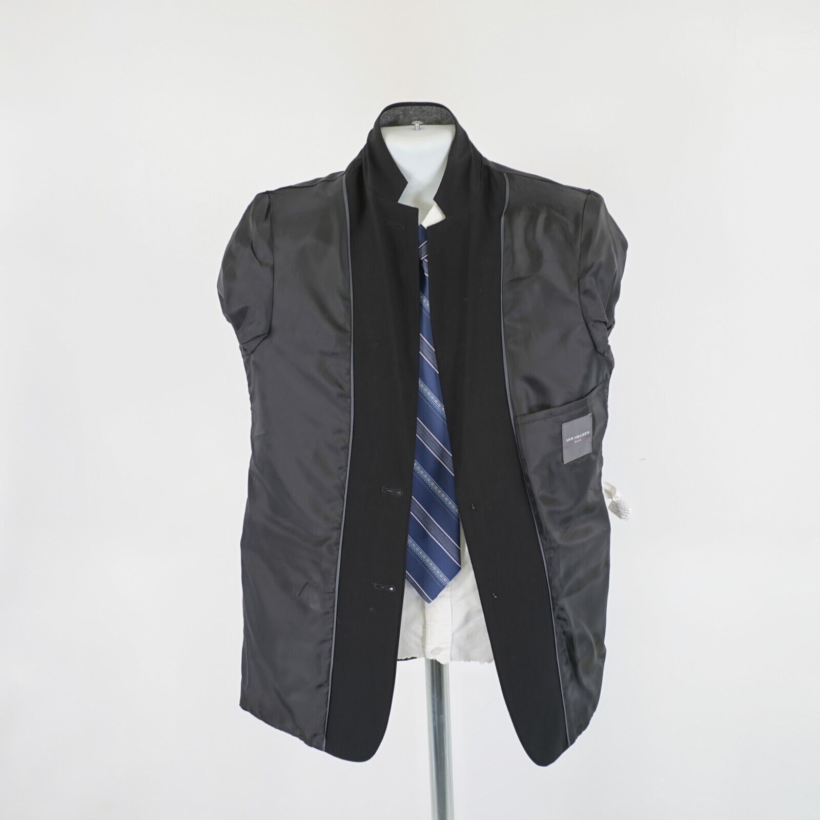 Van Heusen Boys Van Heusen Flex 3 Piece Suit W/ 2 Clip On Ties 20R Blac Size 34S - 13 Thumbnail