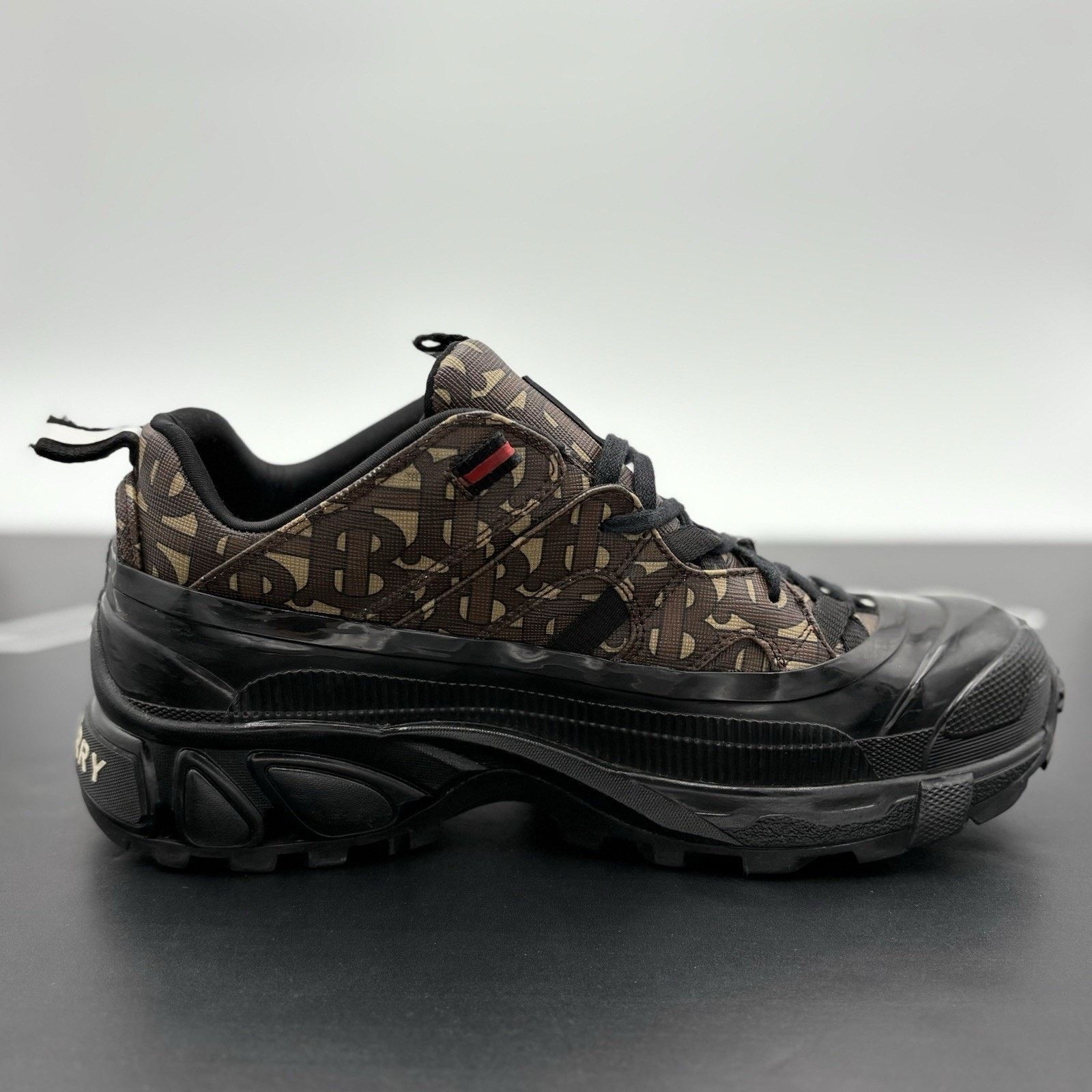 Burberry Burberry Arthur Low-Top ' Monogram Print ' | GREAT CONDITION Size US 7.5 / EU 40-41 - 10 Thumbnail