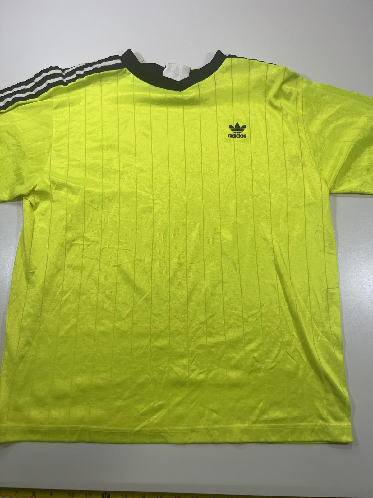 Adidas Adidas Vintage Yellow and Black T-Shirt XL Size US XL / EU 56 / 4 - 1 Thumbnail