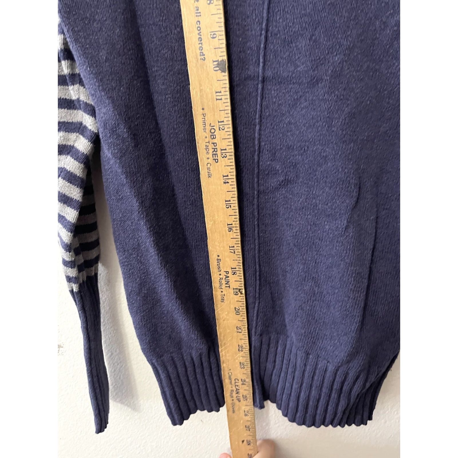 American Eagle Outfitters VINTAGE American Eagle Cardigan Sweater Womens Size Small Navy/Gray Button Front Stripe Size S / US 4 / IT 40 - 4 Thumbnail