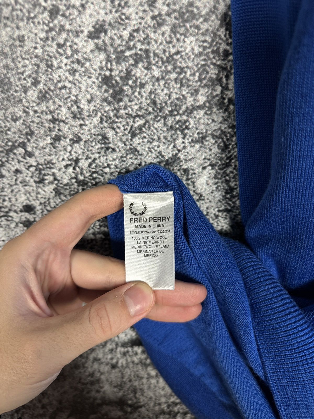 Fred Perry Men’s Fred Perry V-Neck Wool Sweater Blue Pullover Size L Size US L / EU 52-54 / 3 - 8 Thumbnail