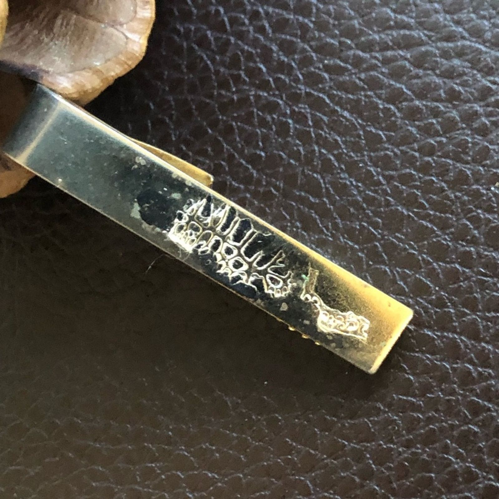 Vintage Vintage 1950s gold engraved animal petroglyph tie bar clip Size ONE SIZE - 10 Thumbnail