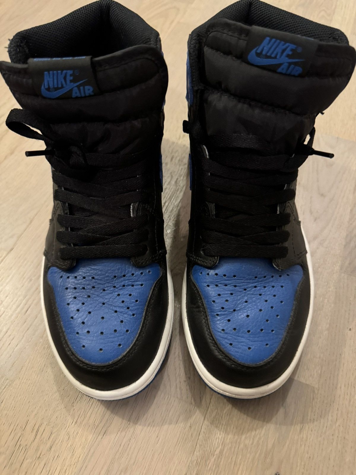 Nike NIKE AIR Jordan 1 Retro Royal size US8 / UK7 used condition Size US 8 / EU 41 - 3 Thumbnail