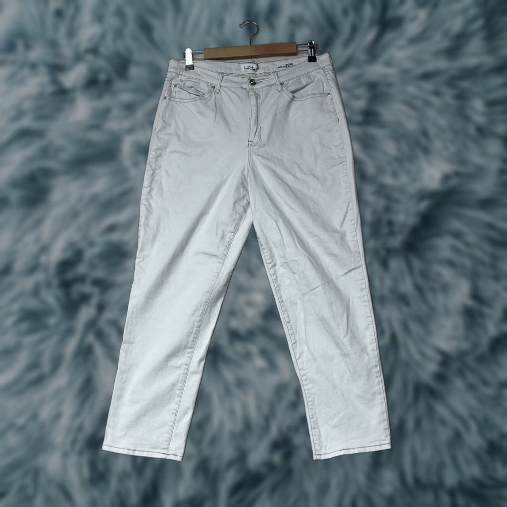 Nicole Miller Nicole Miller Jeans Women Cream Straight 32 See Measurements Vintage No 5-Pocket Denim Zip Regular 32x25 Clothes Shoes? Size 24" / US 00 / IT 34 - 1 Thumbnail