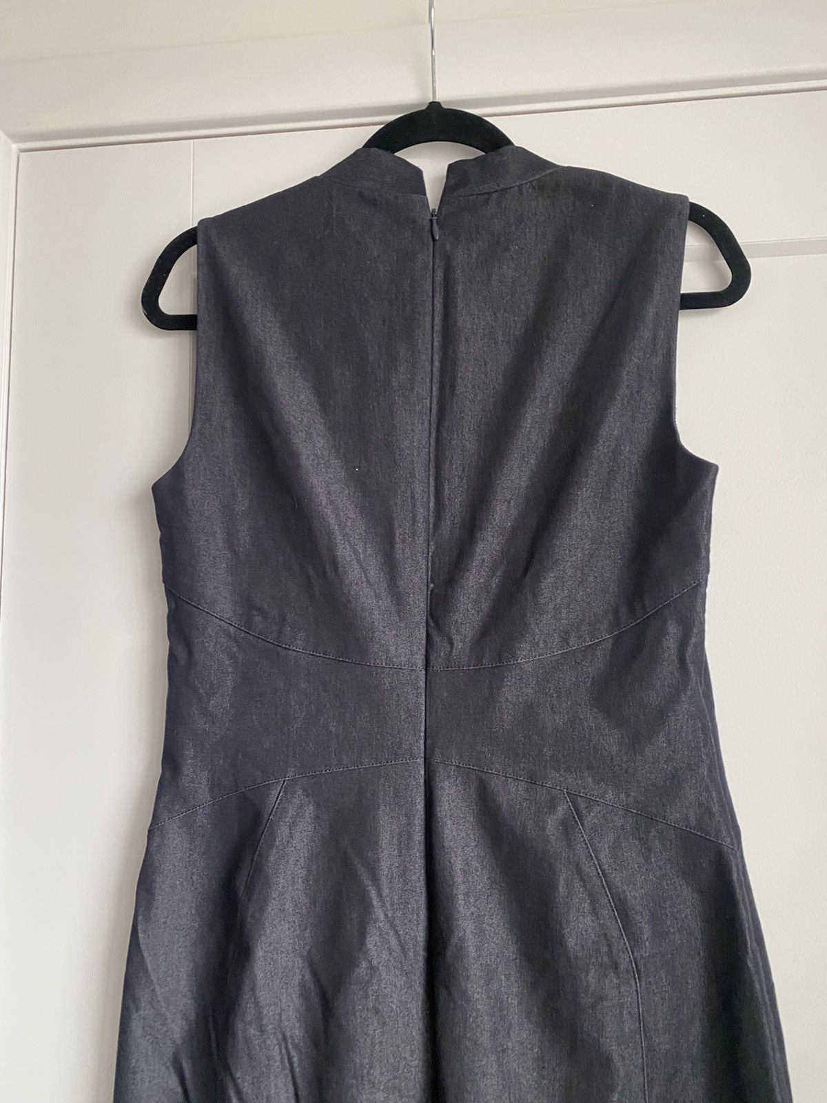 White House Black Market WHBM Blue Stretch Chambray V-Neck Sheath Pencil Dress New Size M / US 6-8 / IT 42-44 - 8 Thumbnail