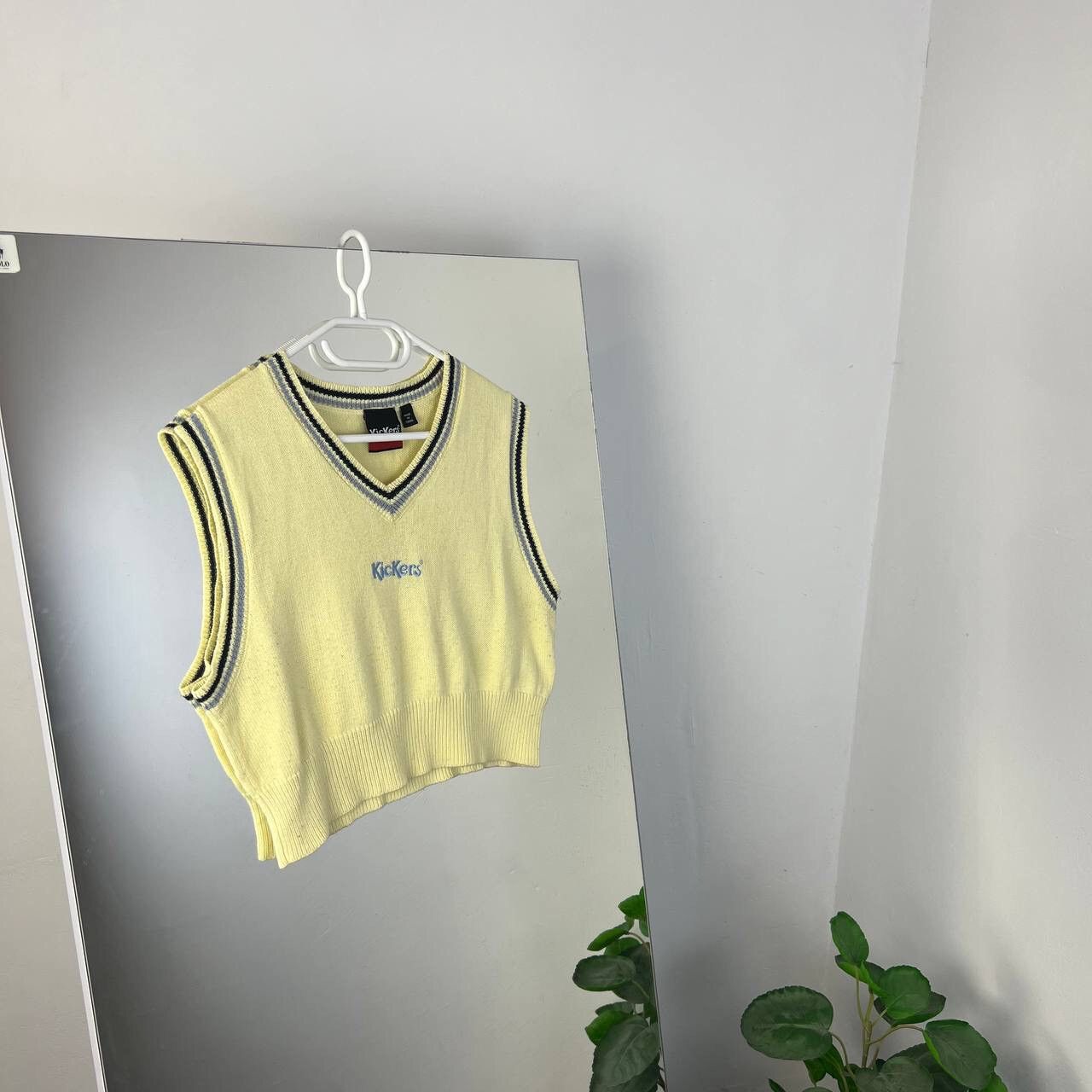 Kickers Vintage KicKers Crop Vest Sweater Rare Centre Logo Knitting Size M / US 6-8 / IT 42-44 - 1 Thumbnail