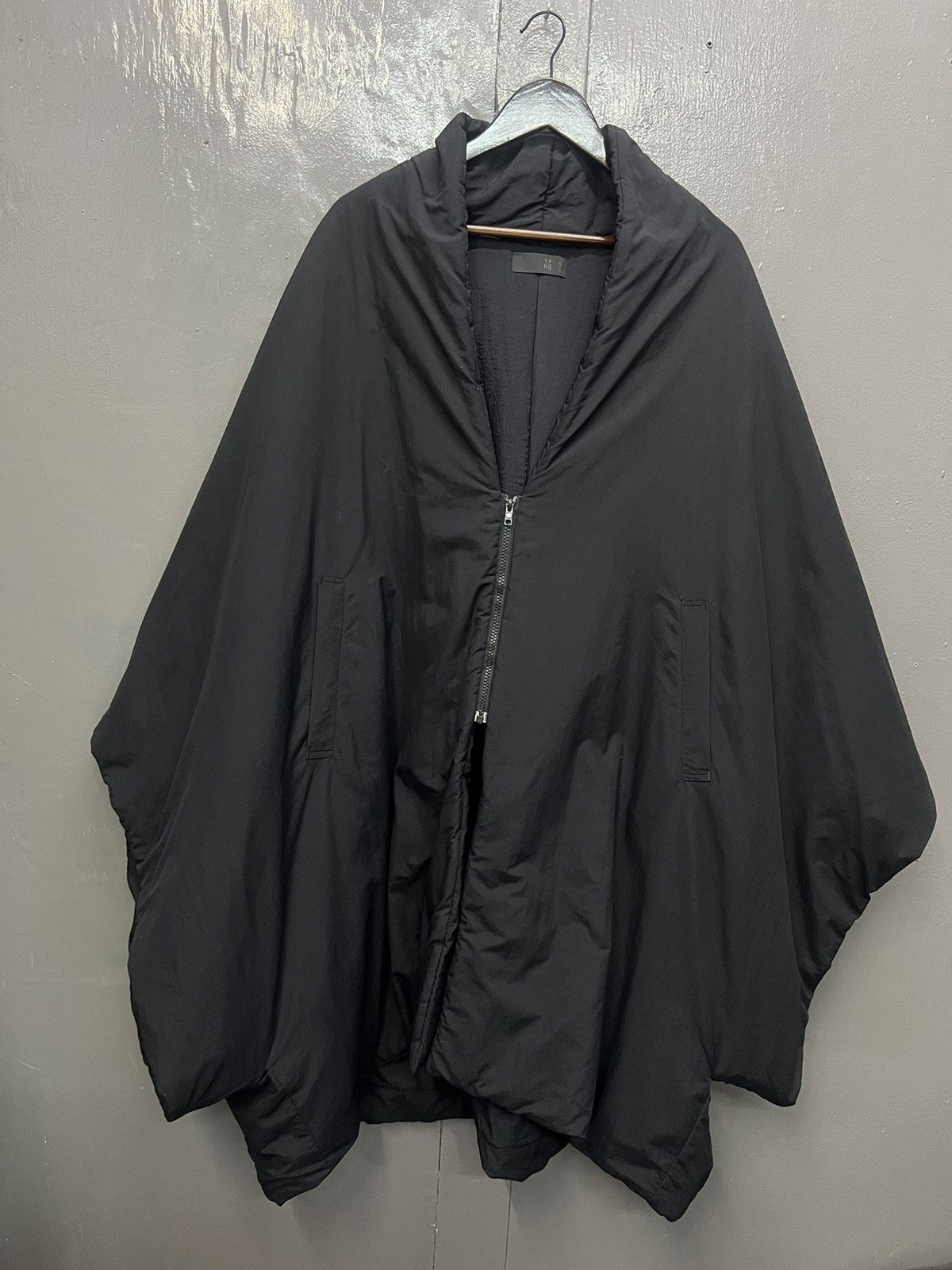 Japanese Brand MOYURU DOWN ZIPPER CAPE/PONCHO Size US M / EU 48-50 / 2 - 3 Thumbnail