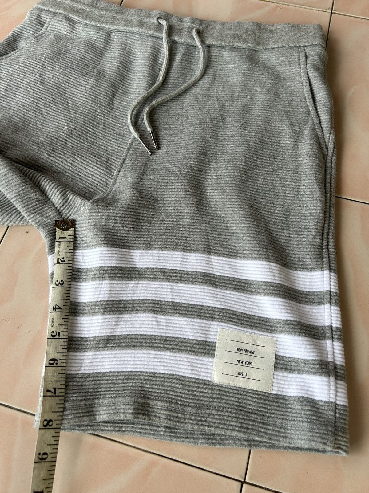 Thom Browne Thom Browne Sweat Short With 4 Bar Stripes Size US 30 / EU 46 - 11 Thumbnail