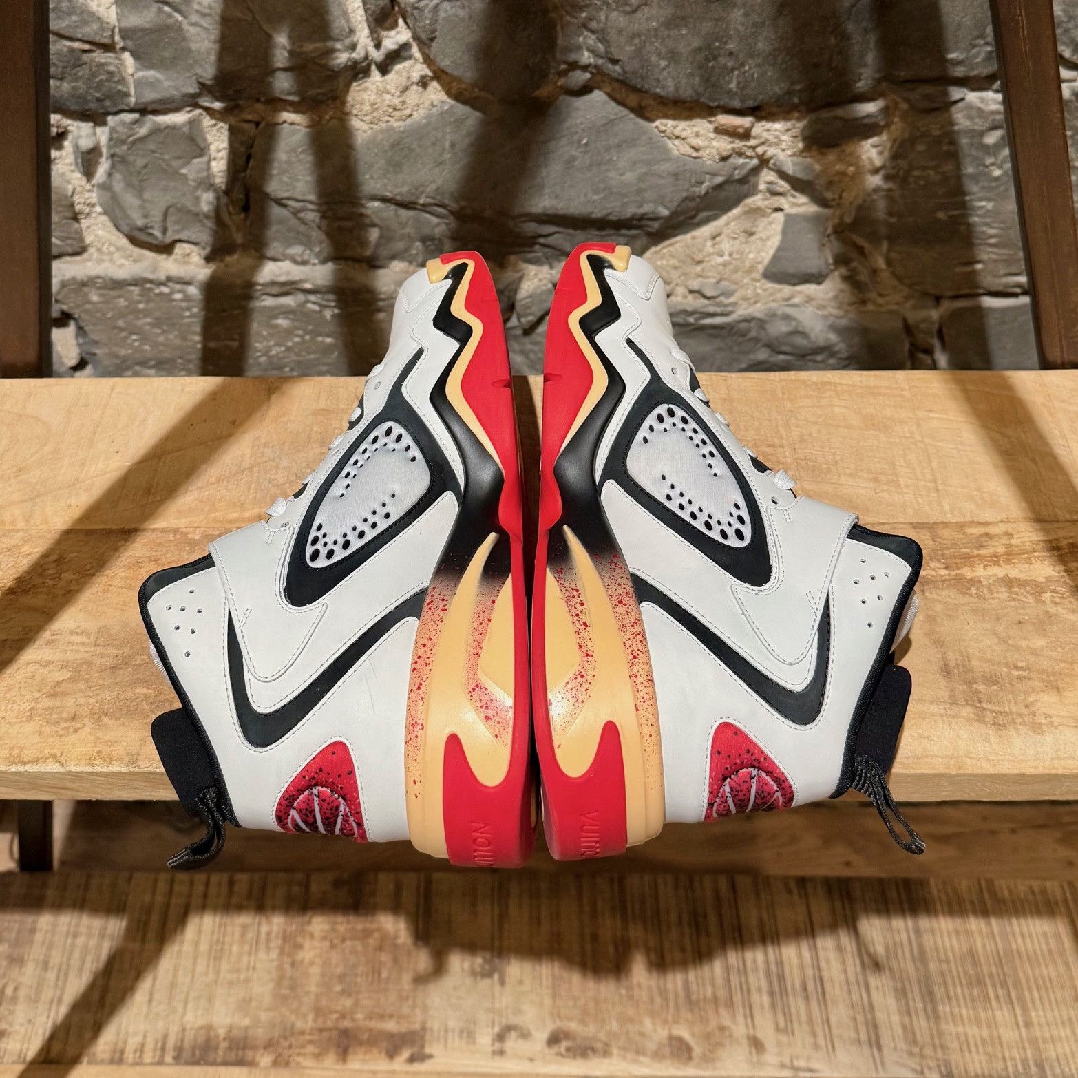 Louis Vuitton Louis Vuitton FW22 White Red Trainer 2 Basketball Sneakers Size US 8.5 / EU 41-42 - 9 Thumbnail